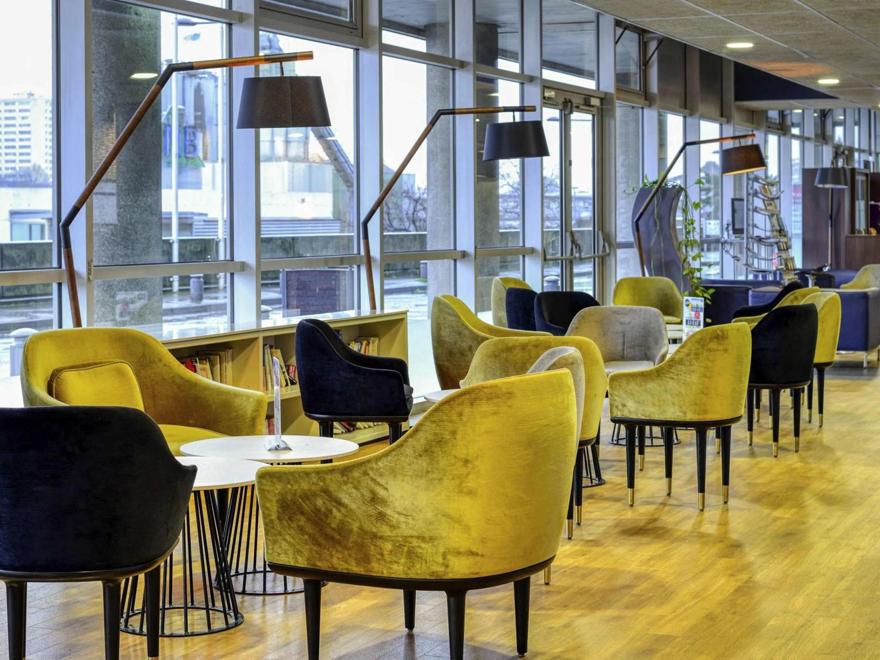 Lounge or bar in Mercure Paris Ivry Quai De Seine