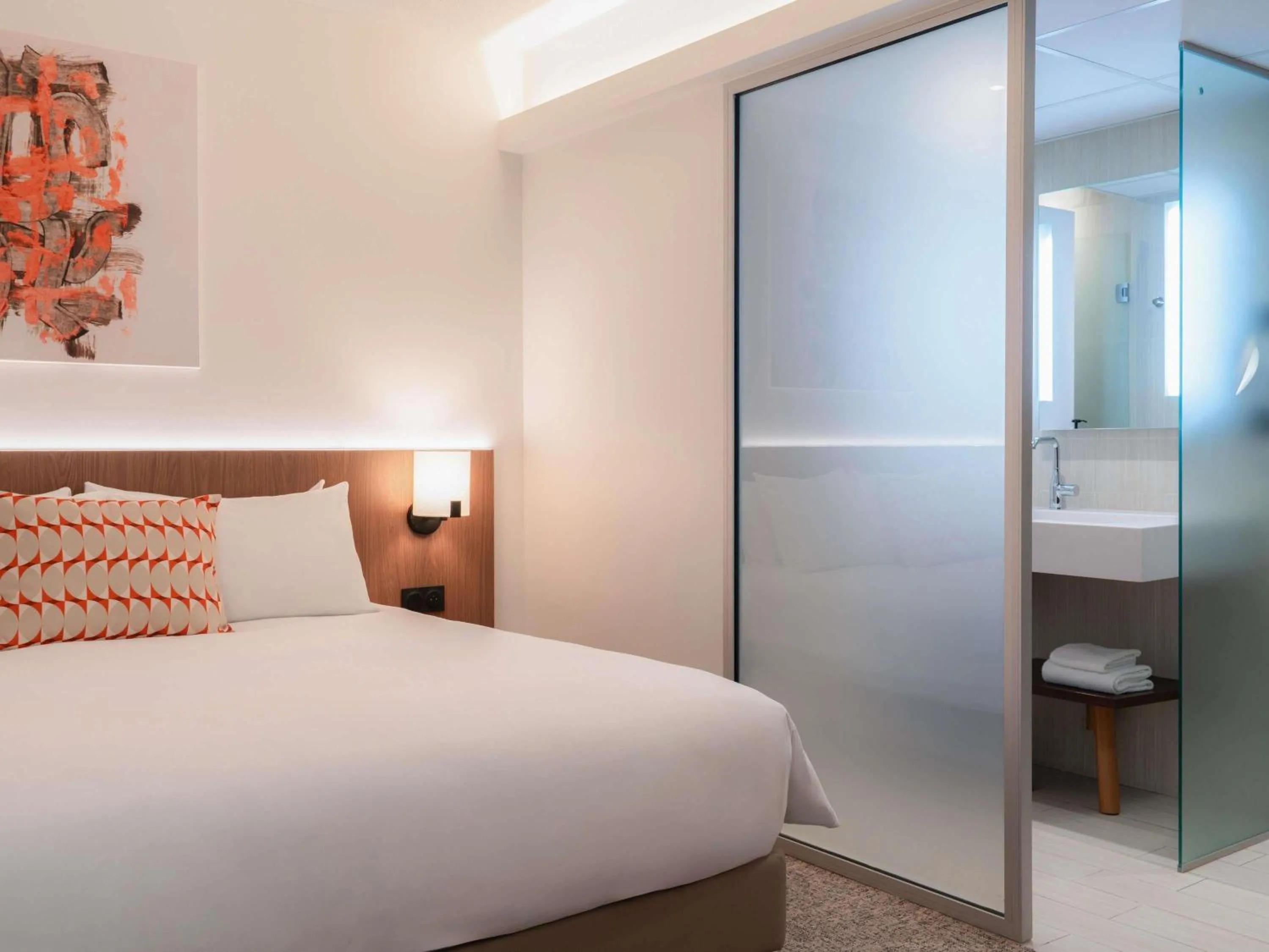 Bedroom, Bed in Mercure Paris Ivry Quai De Seine