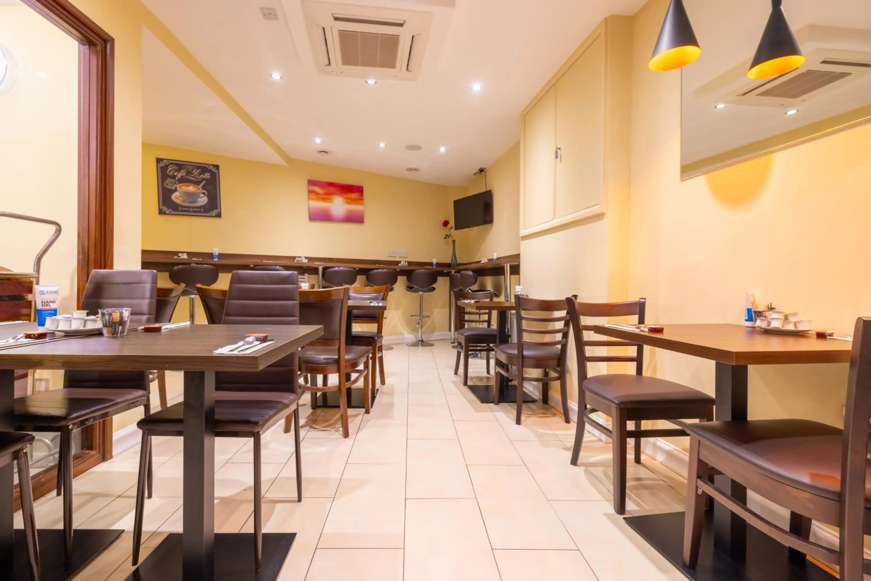 Restaurant/places to eat in The Shoreditch Inn