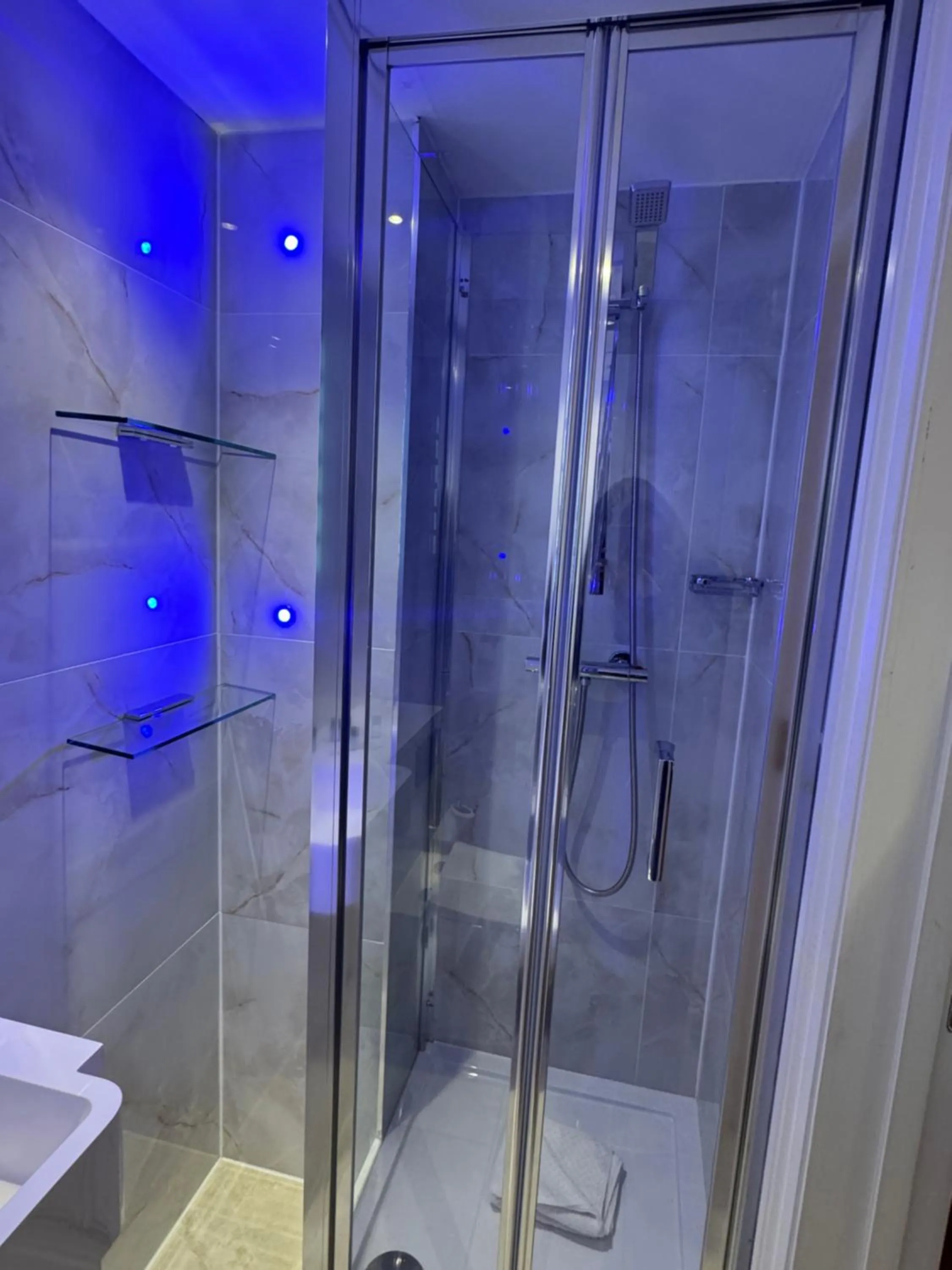 Bathroom in The Shoreditch Inn