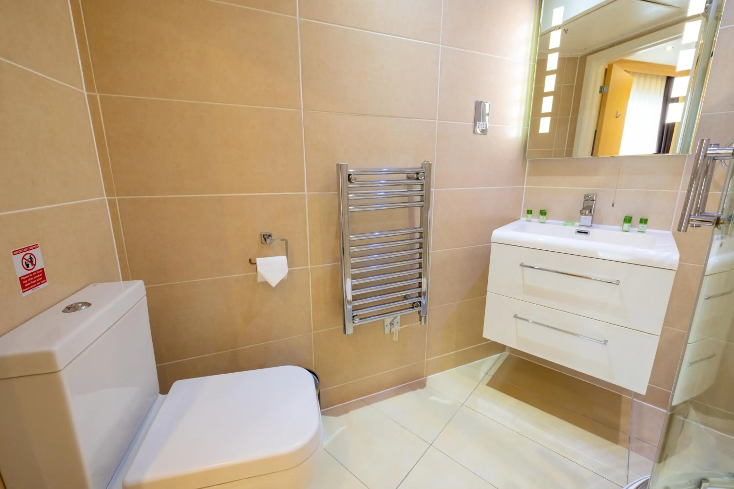 Bathroom in The Shoreditch Inn