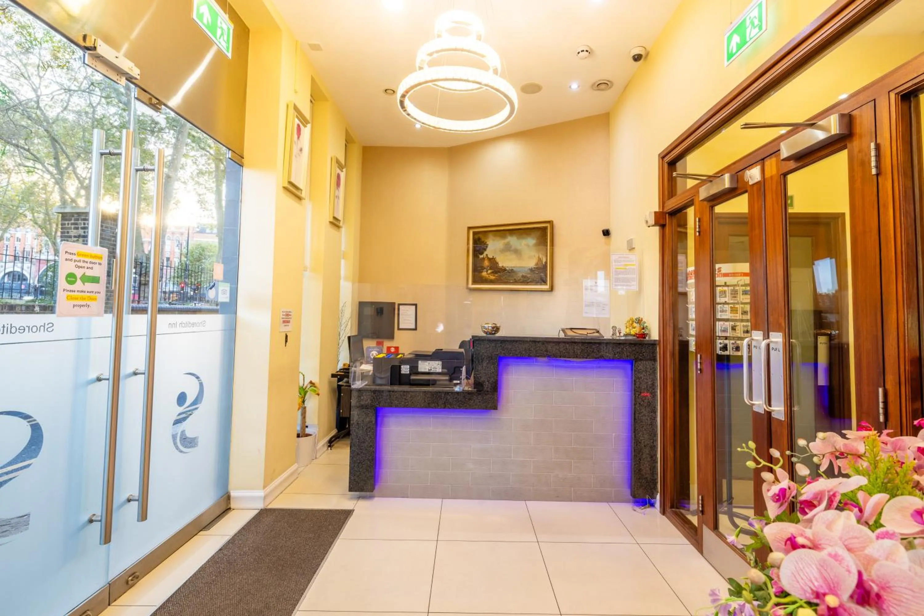 Lobby or reception in The Shoreditch Inn