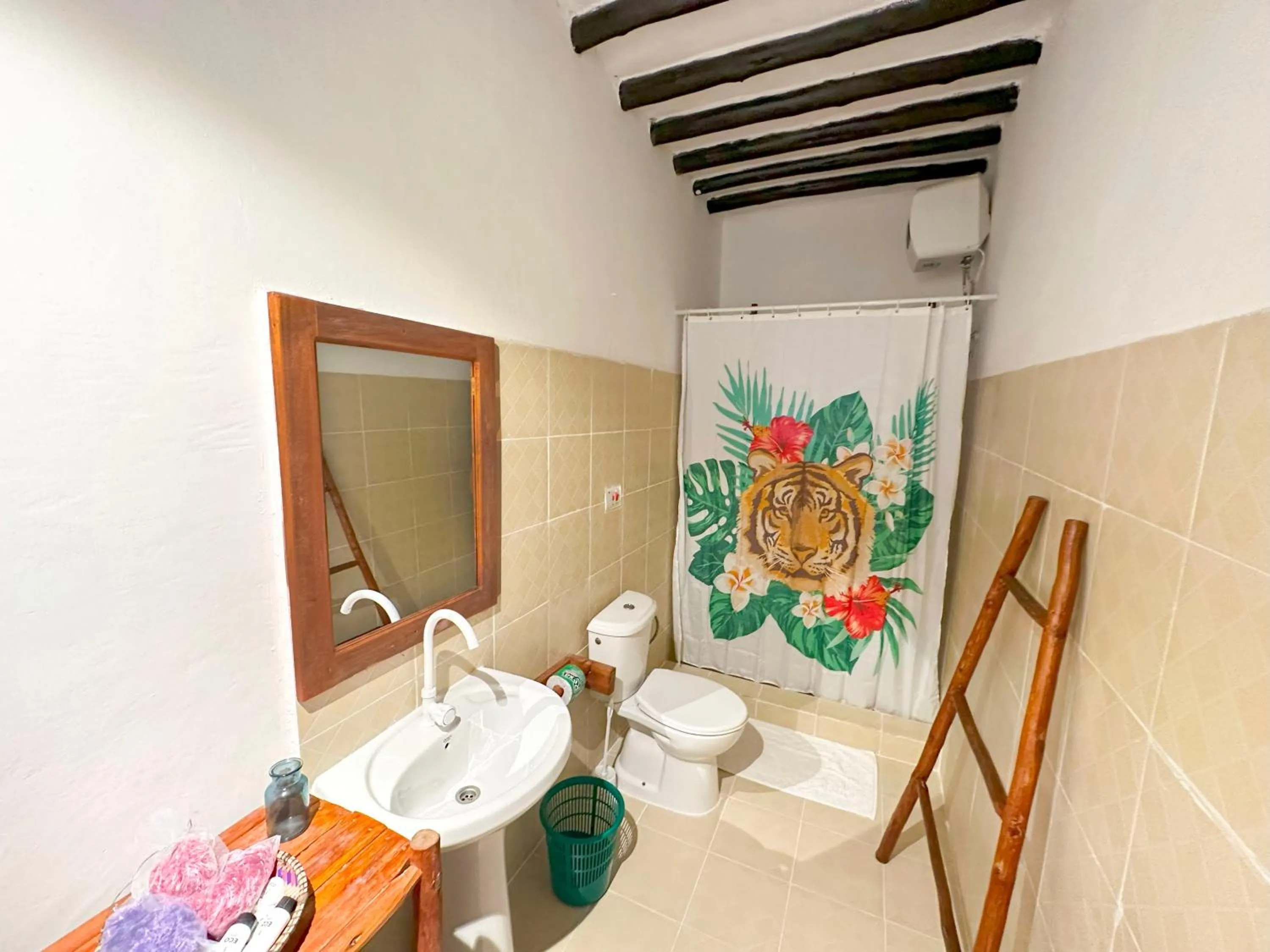 The African Paradise Beach Hotel