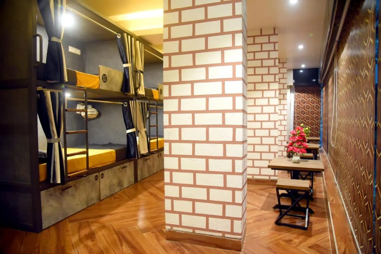 bunk bed in CHARYANA HOTEL AC DORMITORY