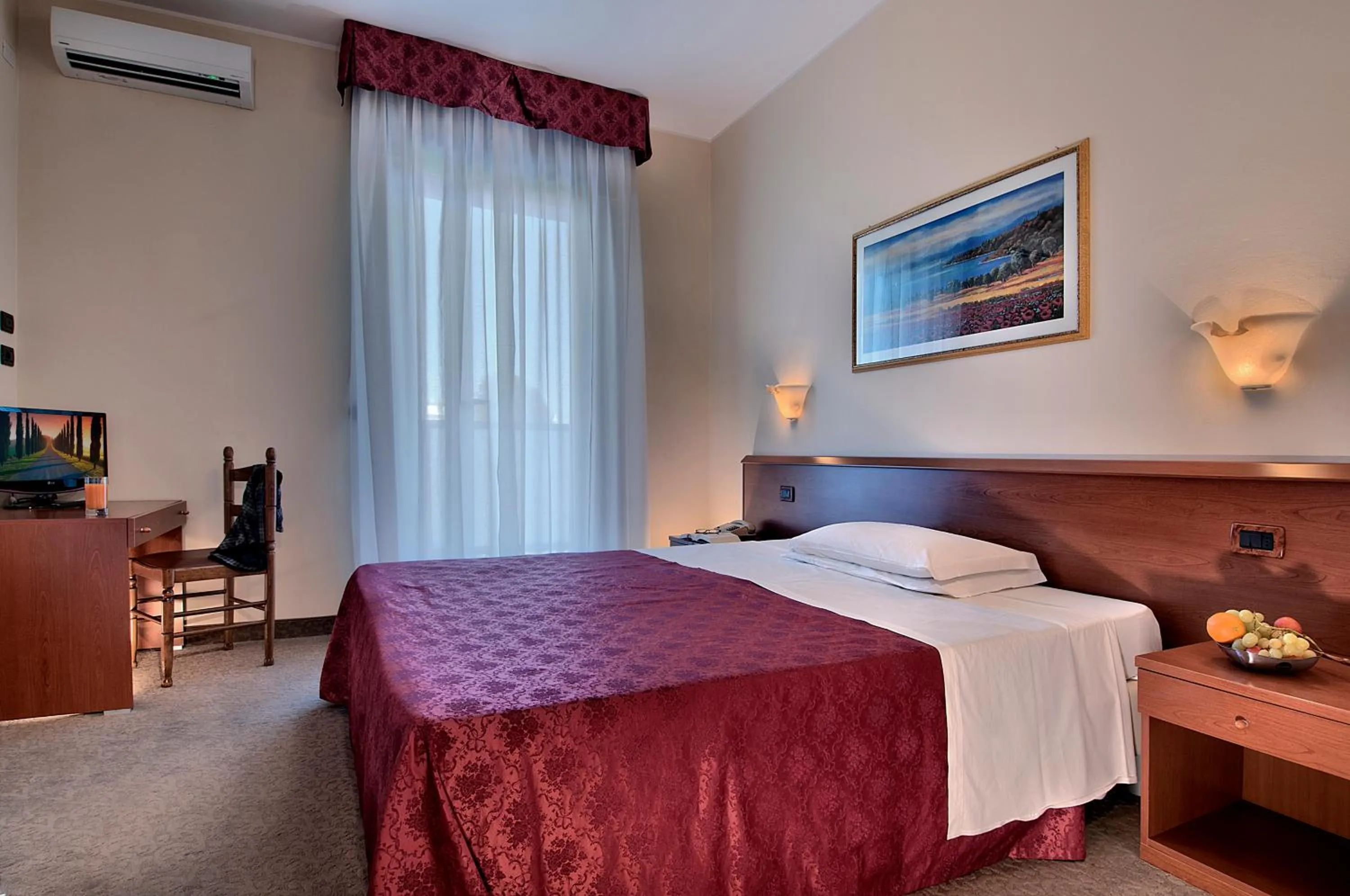 Photo of the whole room, Bed in Hotel Terme Belsoggiorno