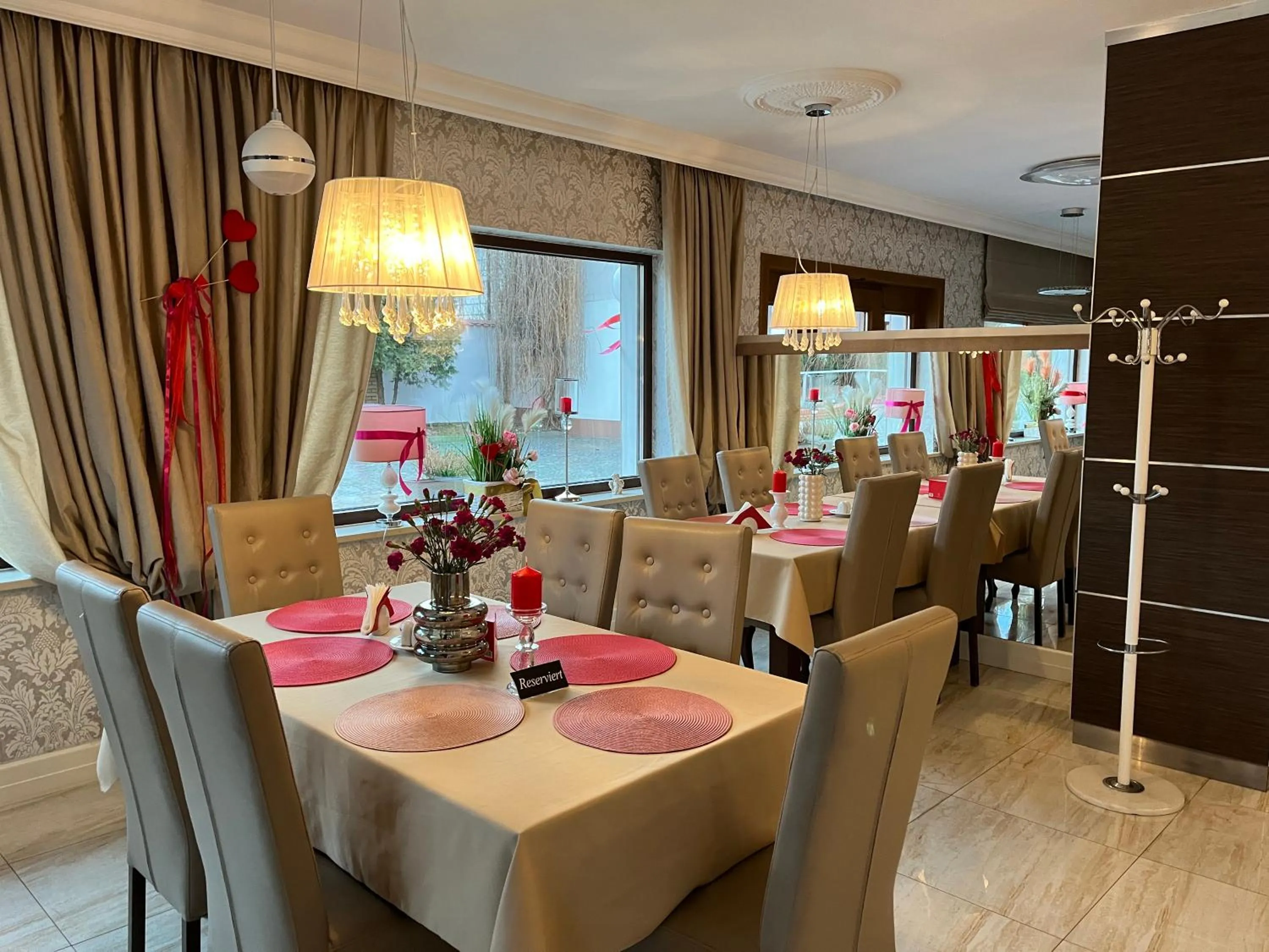 Restaurant/places to eat in Villa Dudziak