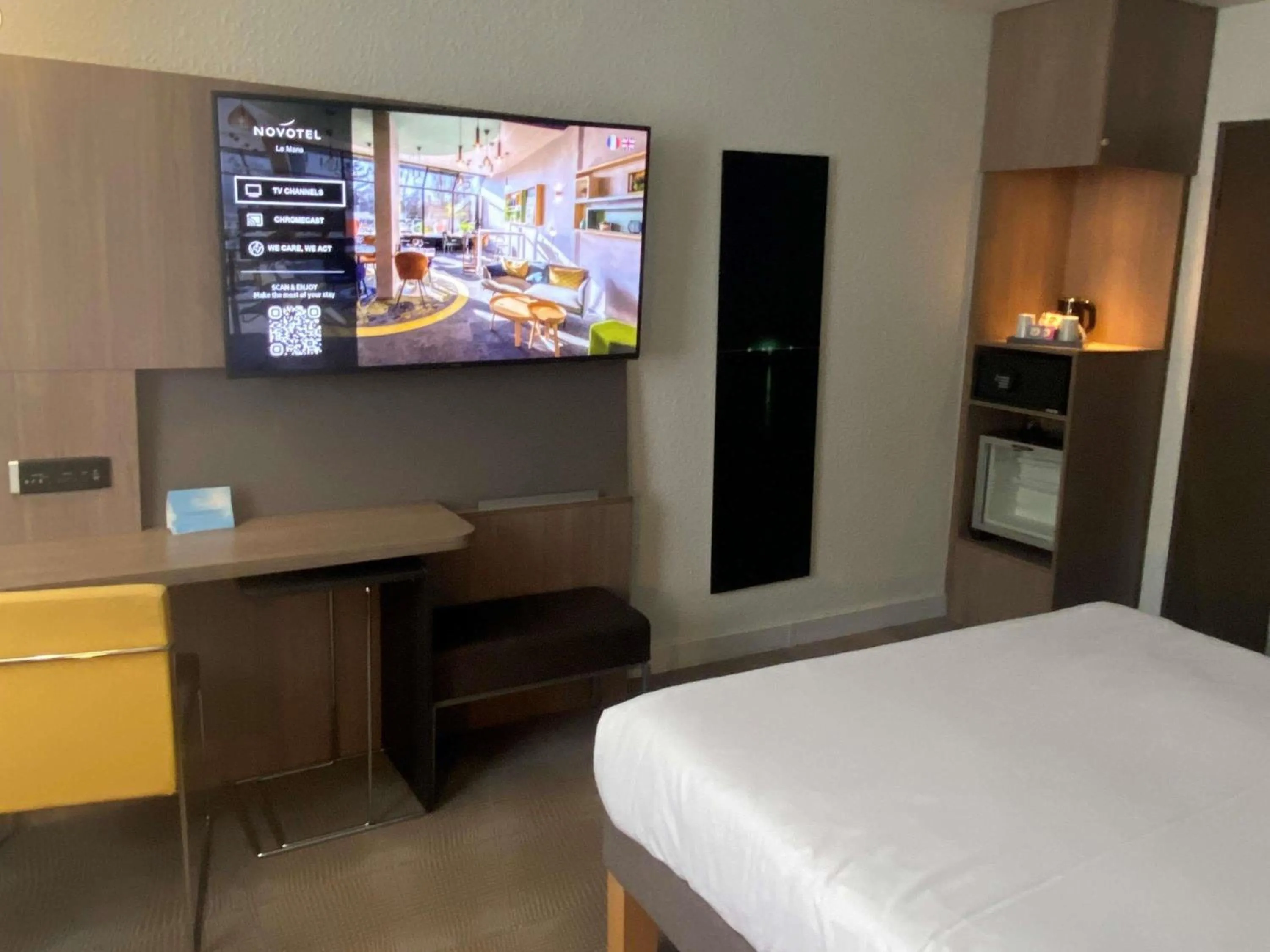 Bedroom, Bed in Novotel Le Mans