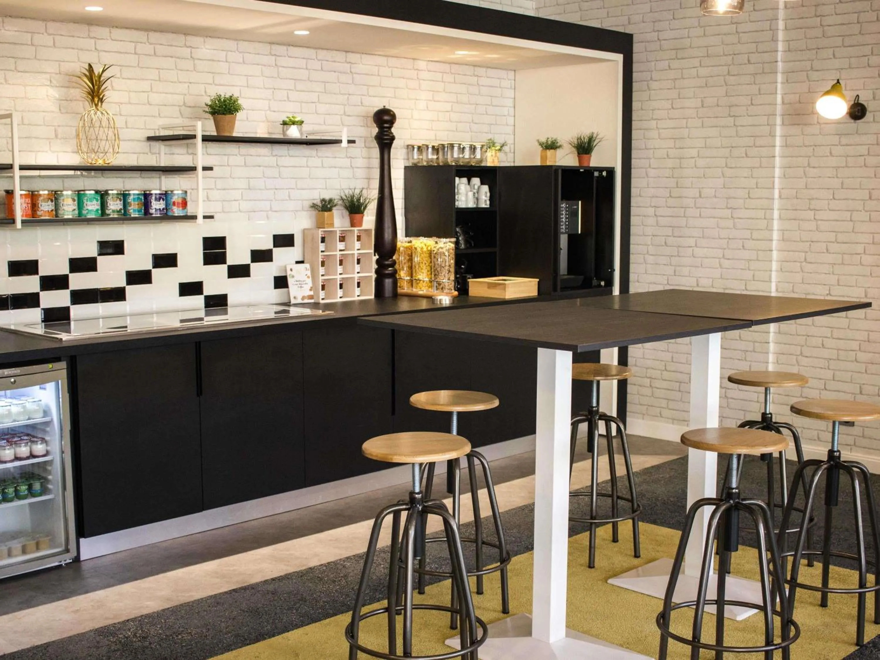 Restaurant/places to eat in Novotel Le Mans