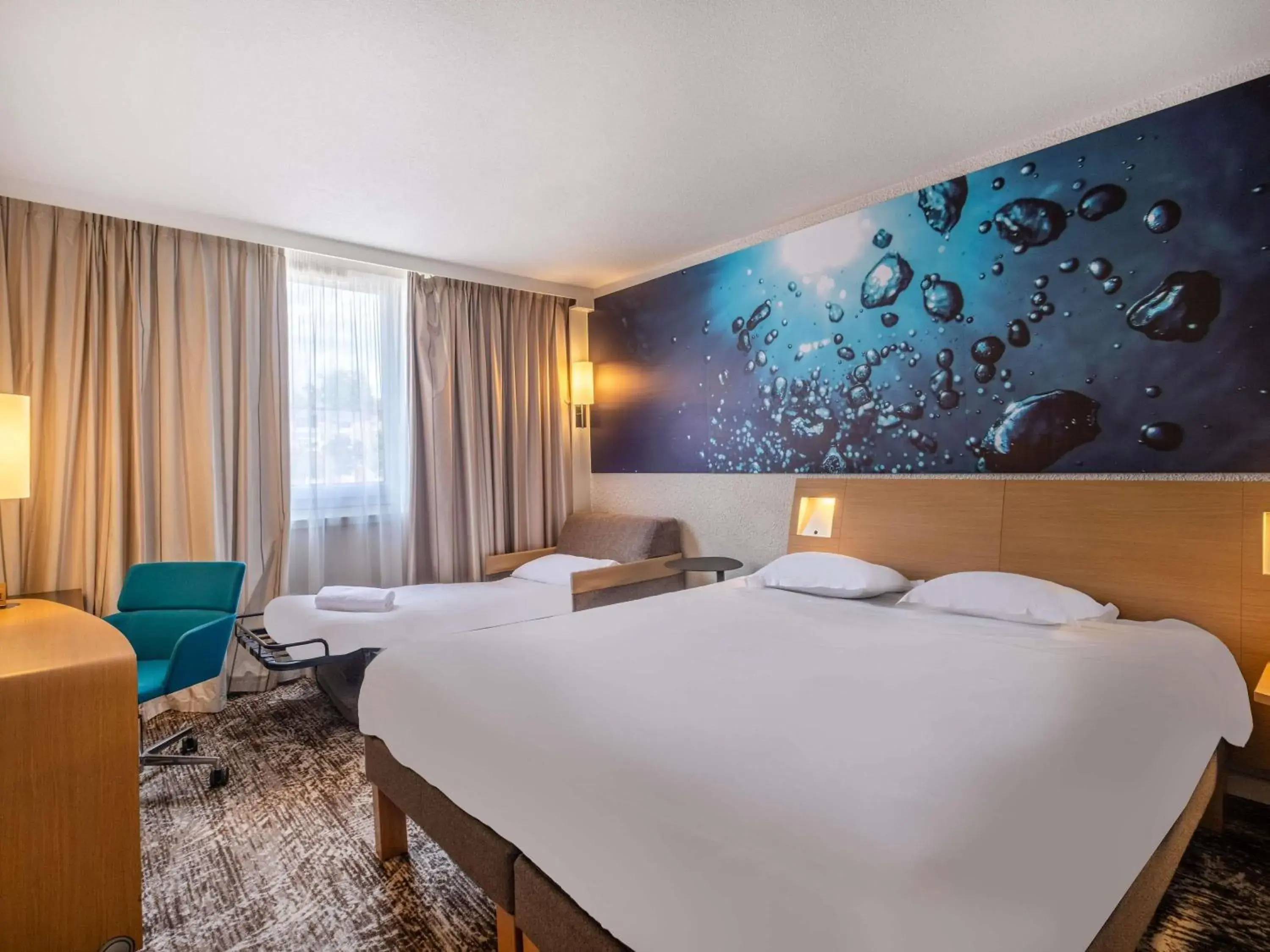 Classic Double Room with Sofa in Novotel Le Mans Classic Double Room with Sofa in Novotel Le Mans