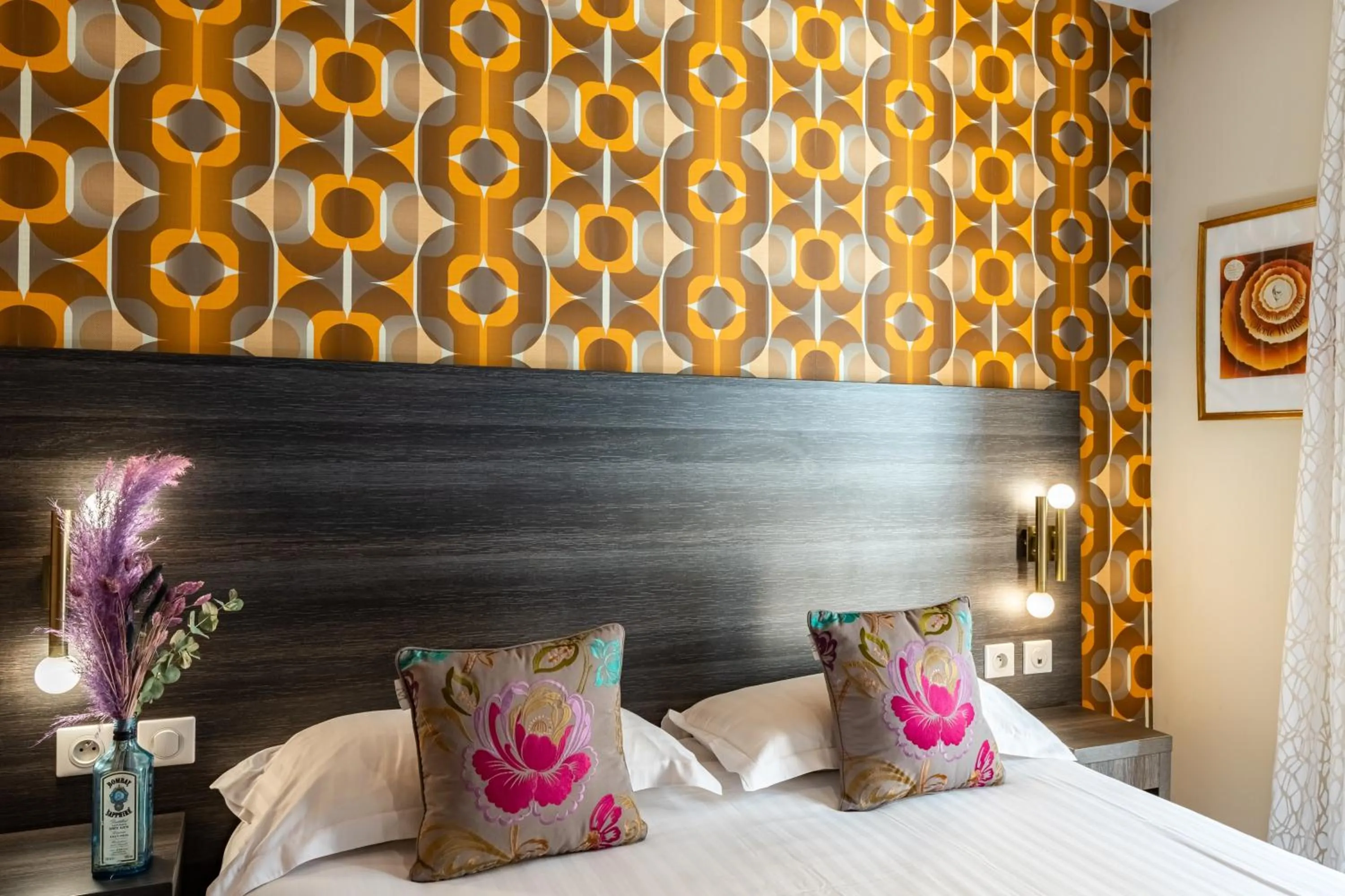 Bed in Hôtel Le G (ex Le Genève)