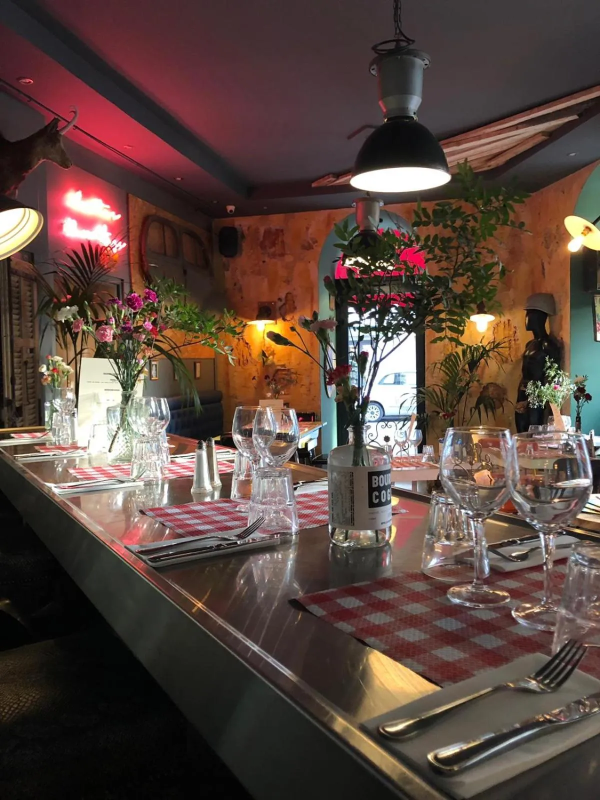 Restaurant/places to eat in Hôtel Le G (ex Le Genève)