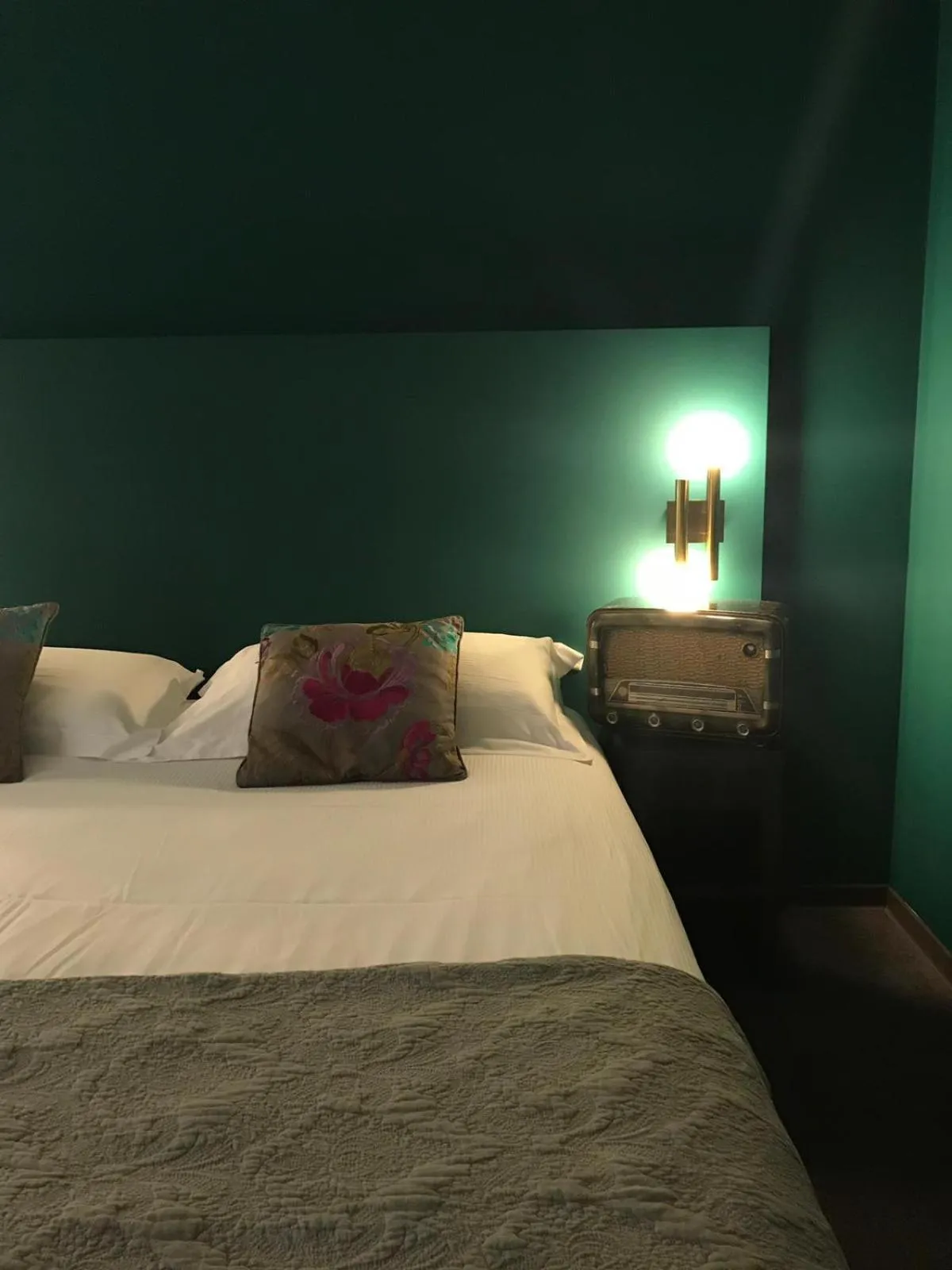 Bed in Hôtel Le G (ex Le Genève)