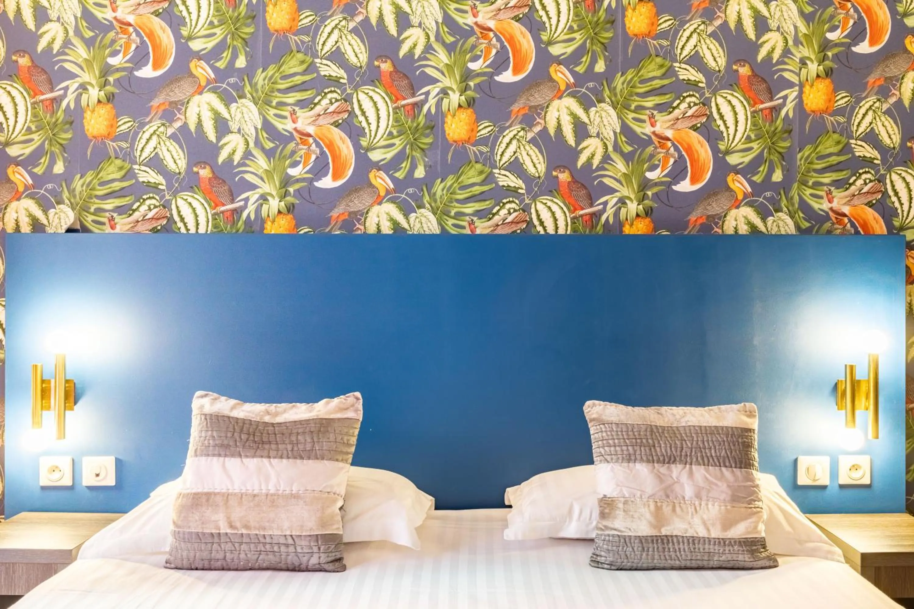 Bed in Hôtel Le G (ex Le Genève)