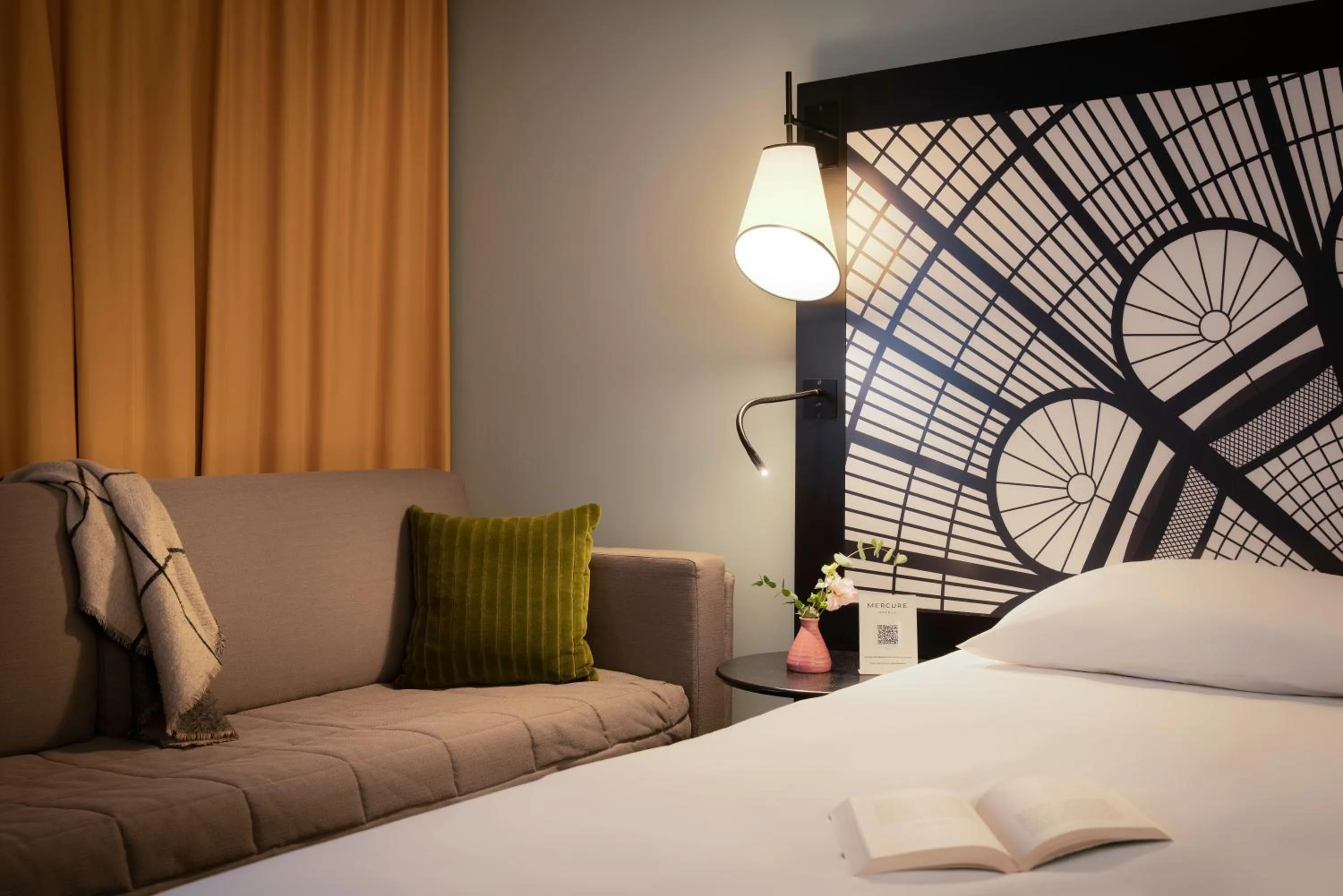 Bed in Mercure Paris Porte De Versailles Expo