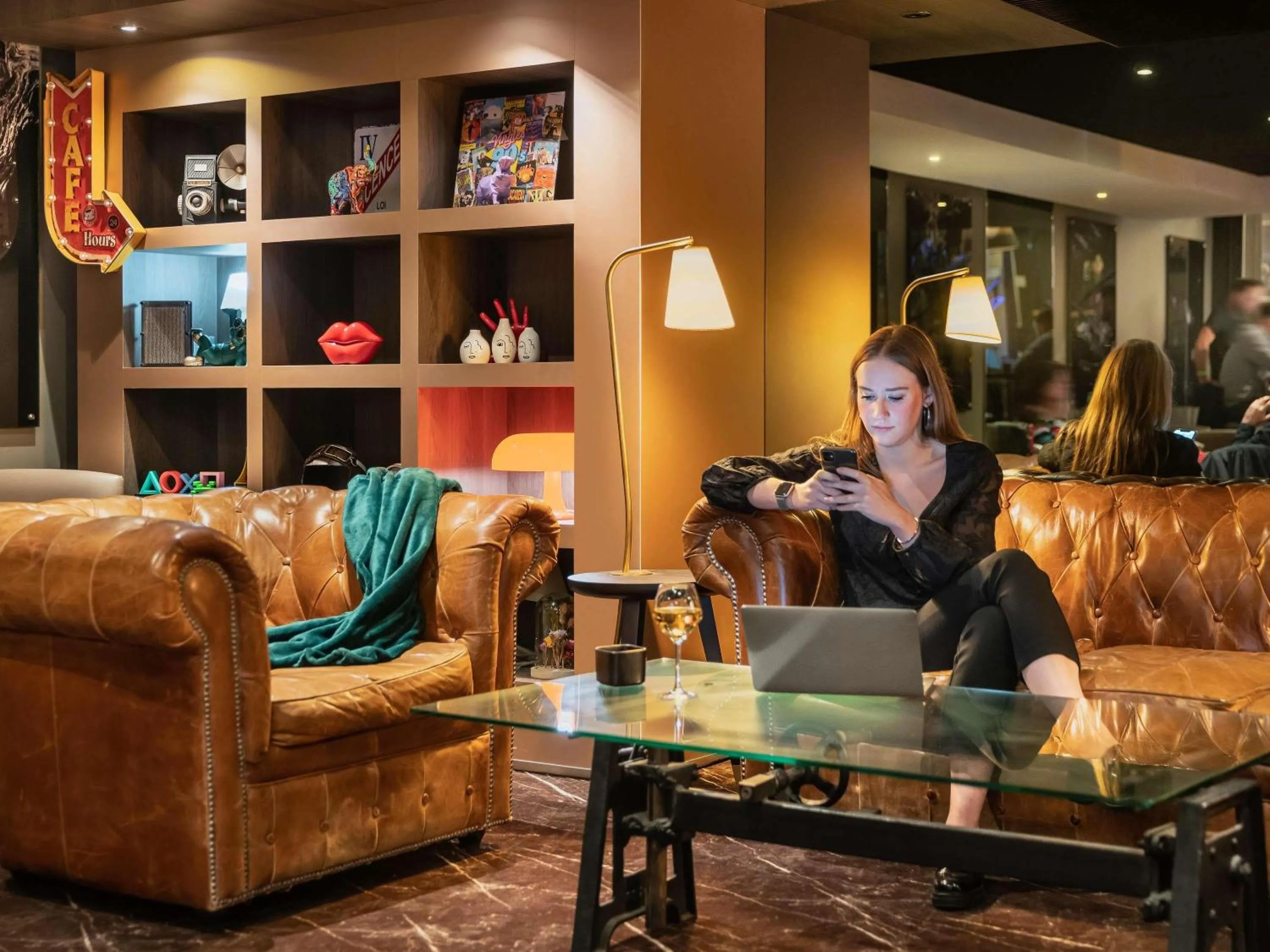 Lounge or bar in Mercure Paris Porte De Versailles Expo