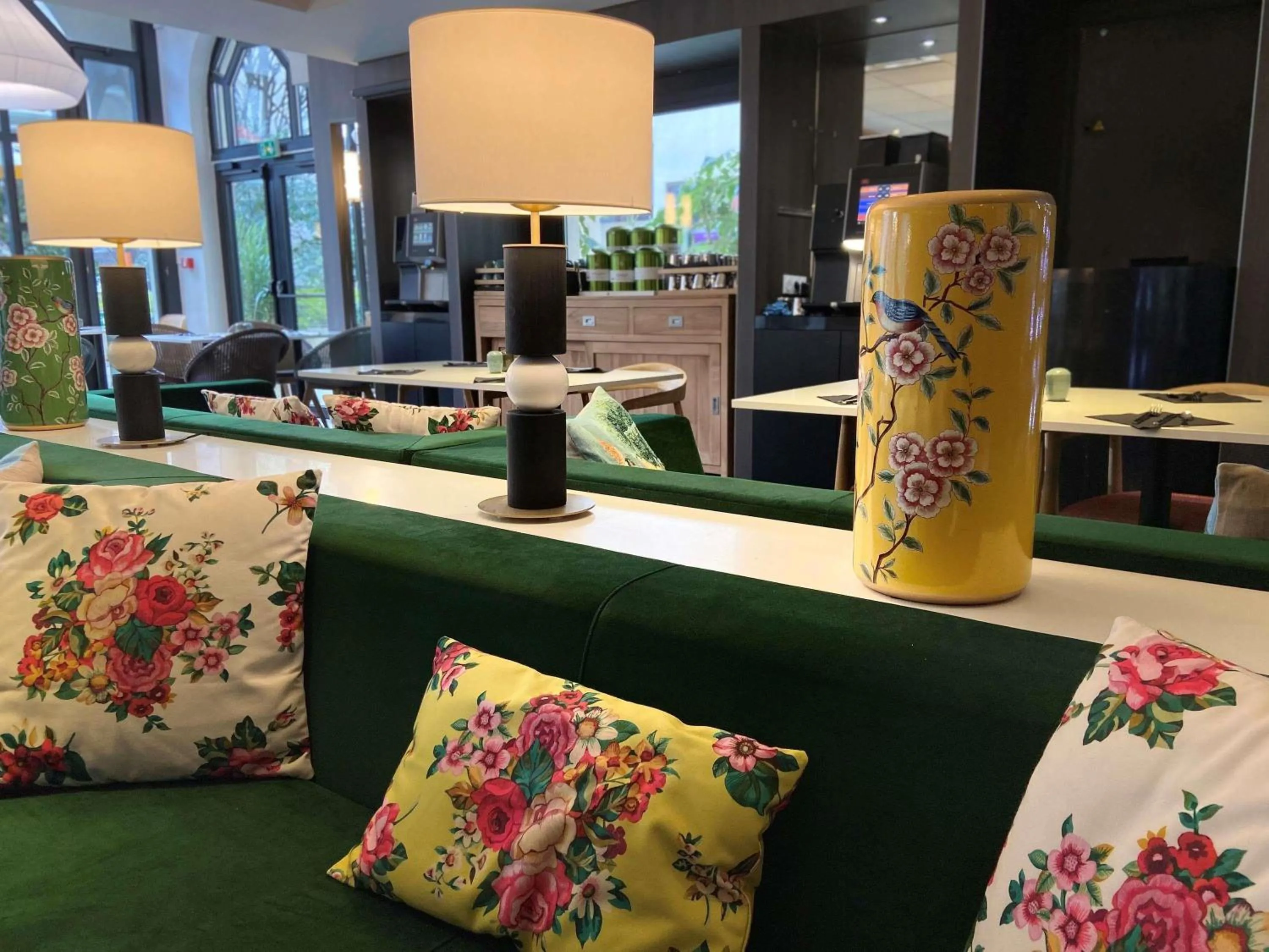 Restaurant/places to eat in Mercure Paris Porte De Versailles Expo