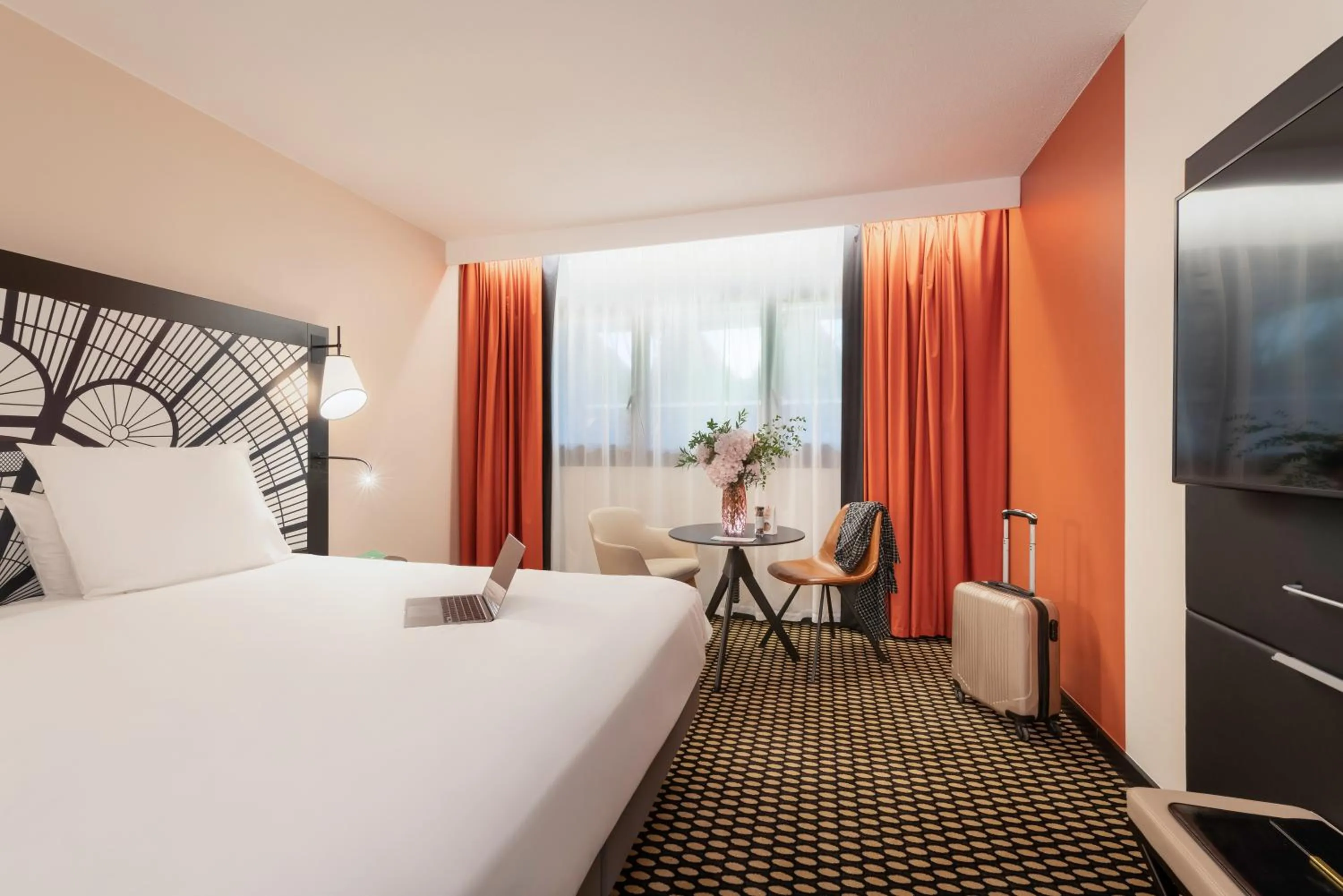 Bedroom, Bed in Mercure Paris Porte De Versailles Expo