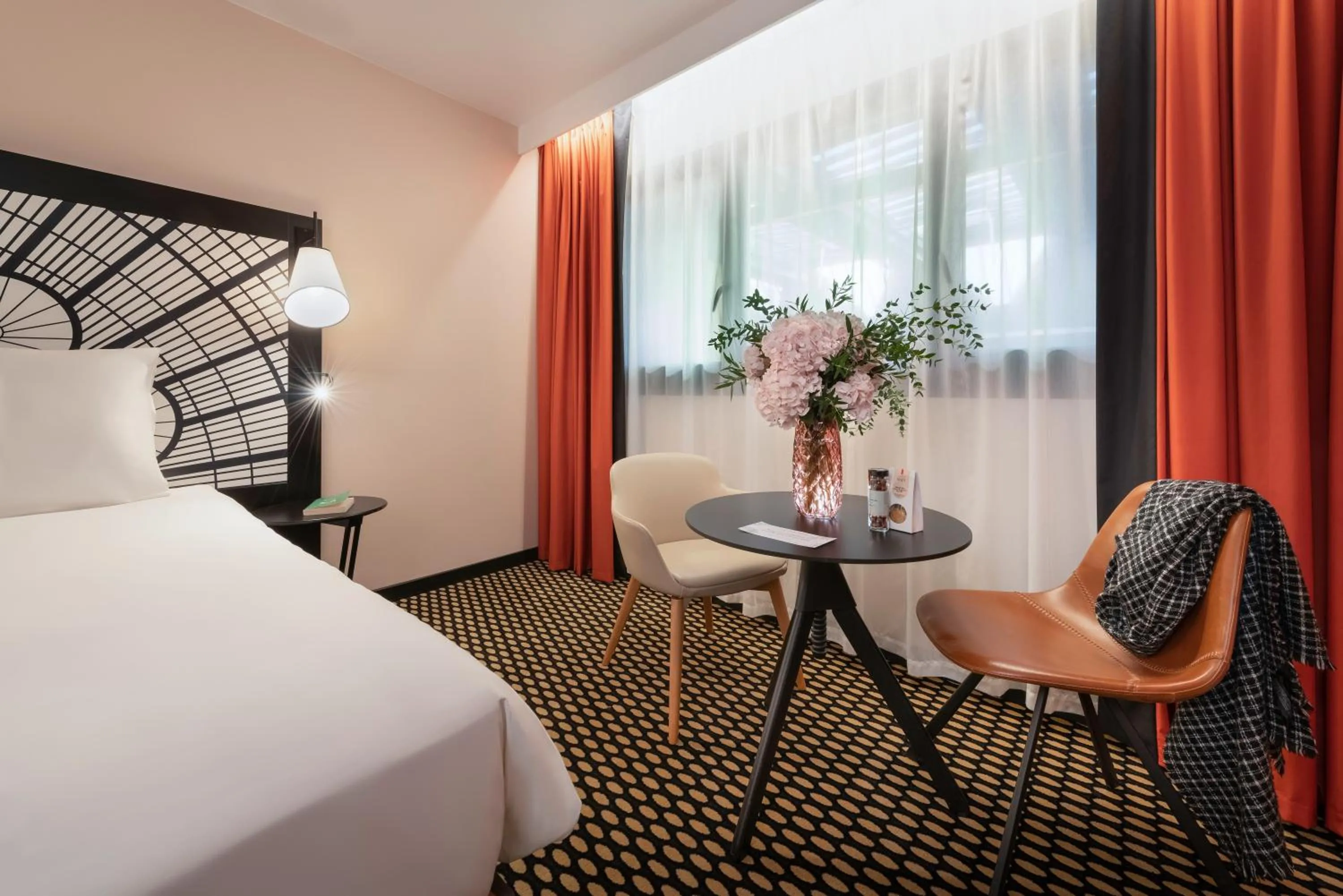 Bedroom, Bed in Mercure Paris Porte De Versailles Expo