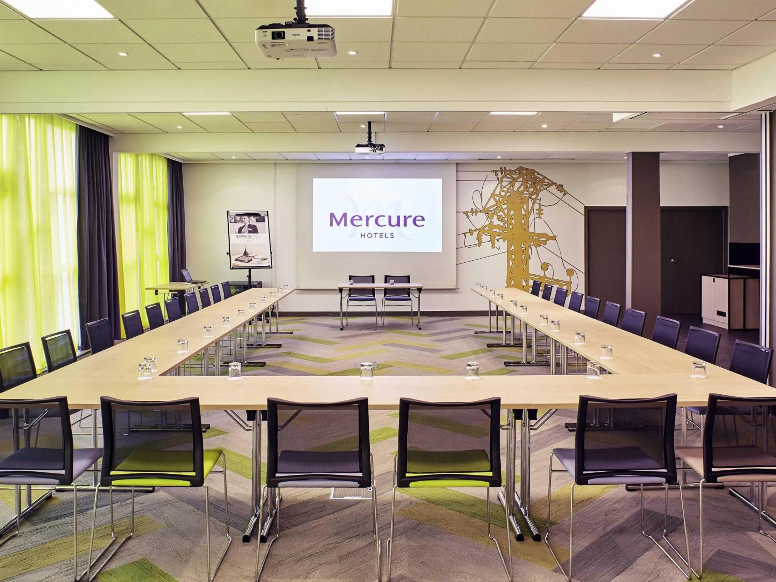 Meeting/conference room in Mercure Paris Sud Les Ulis-Courtaboeuf