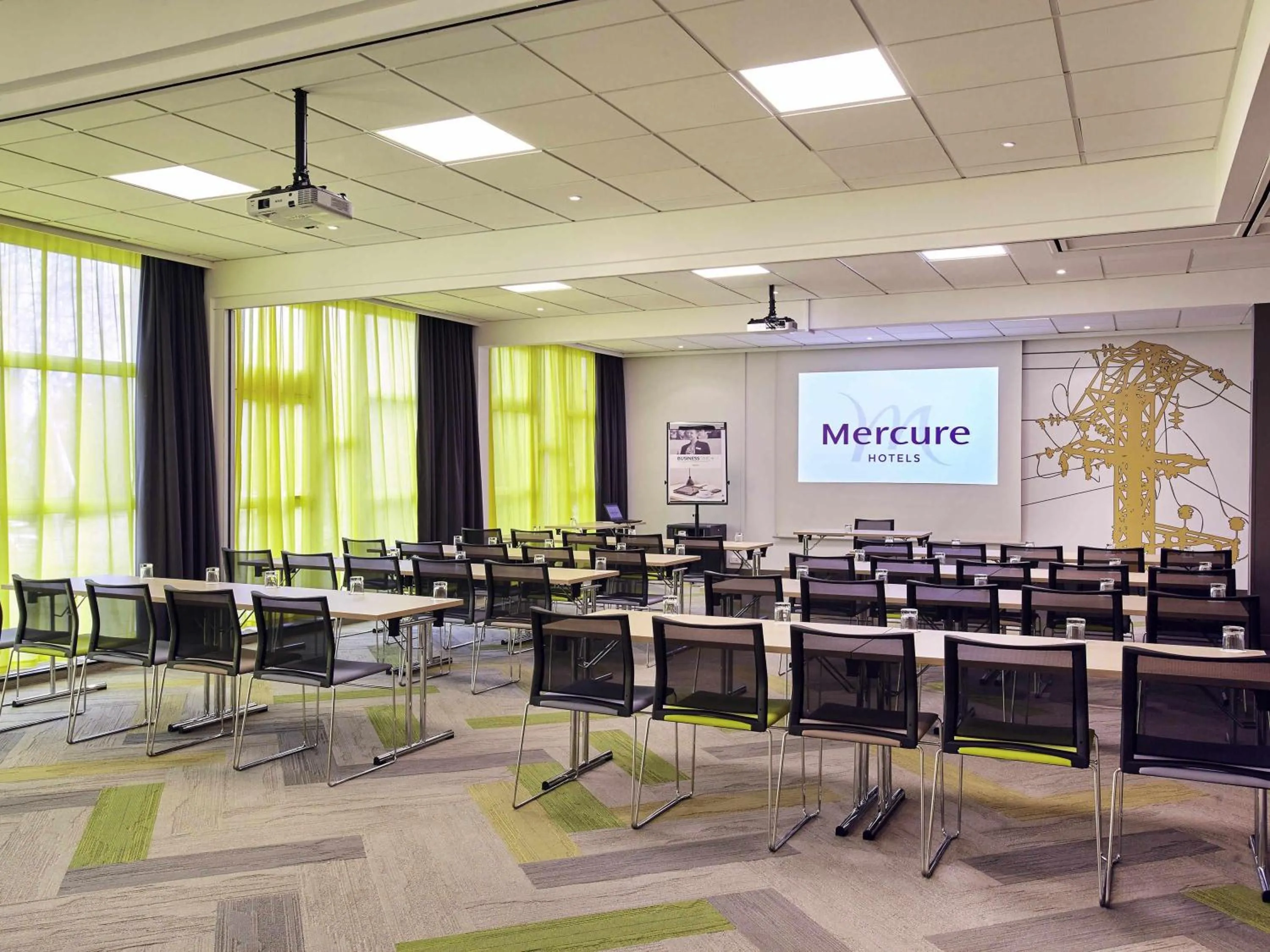 Meeting/conference room in Mercure Paris Sud Les Ulis-Courtaboeuf
