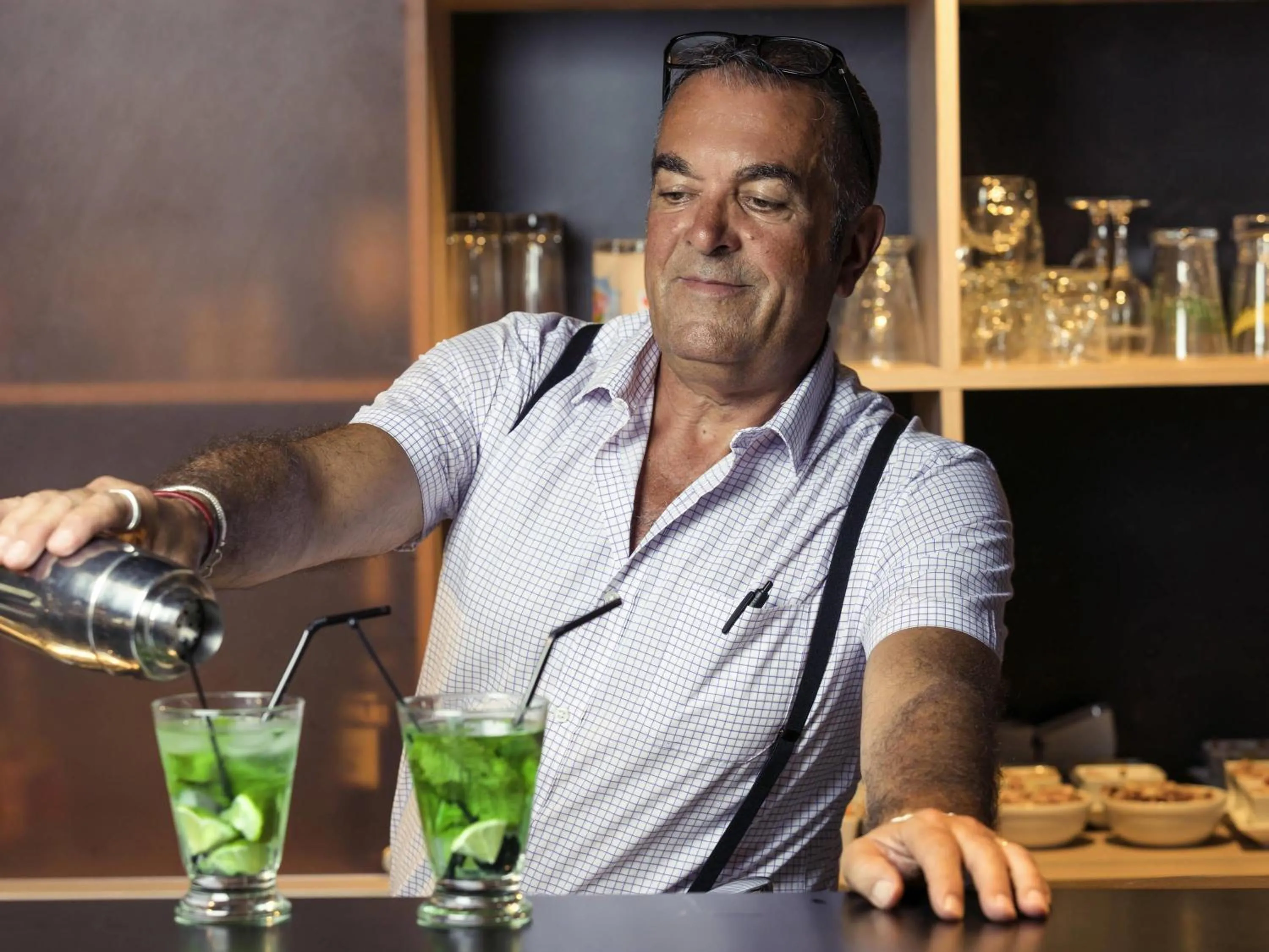 Lounge or bar in Mercure Paris Sud Les Ulis-Courtaboeuf