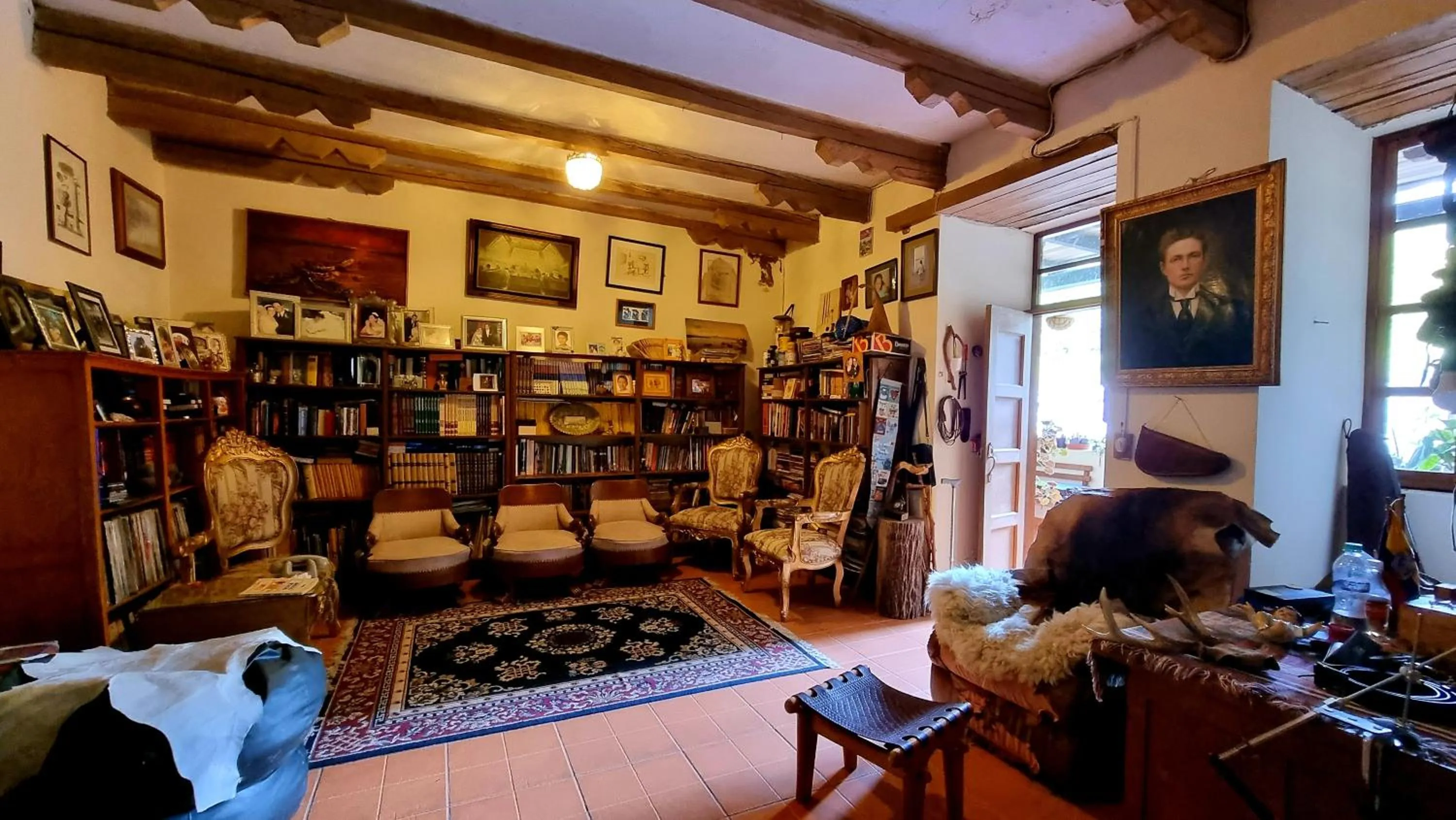 Library in Hacienda San Isidro Trails & Experiences