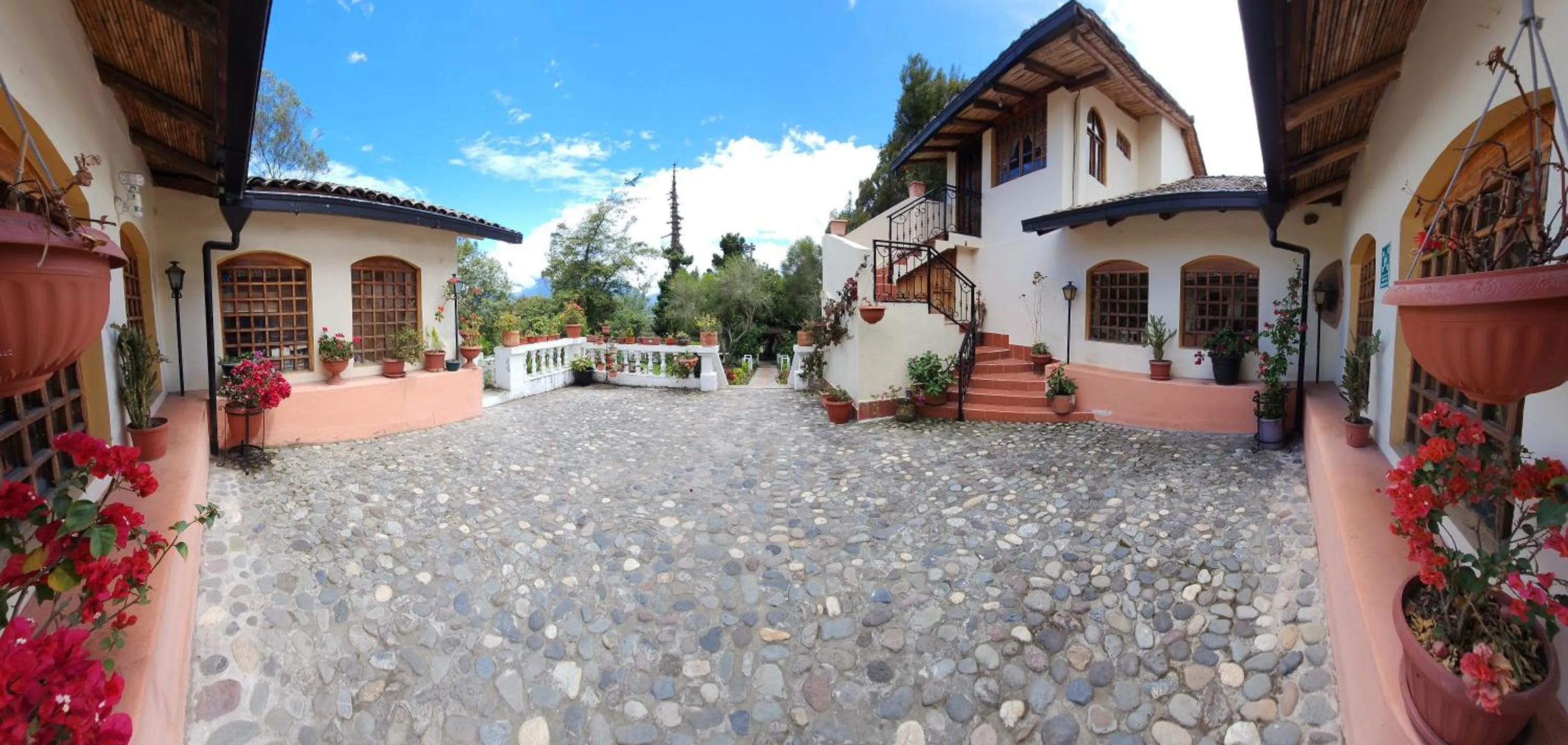 Restaurant/places to eat in Hacienda San Isidro Trails & Experiences