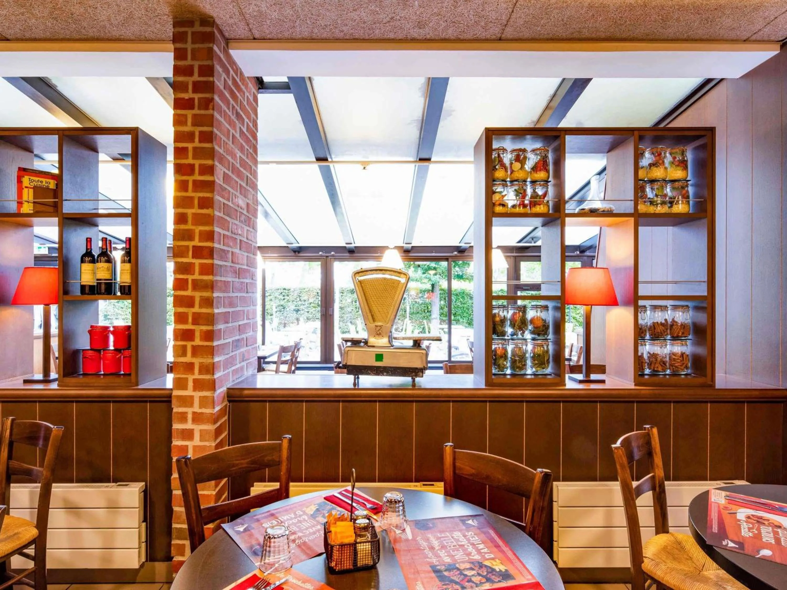 Restaurant/places to eat in ibis Styles Parc des Expositions de Villepinte