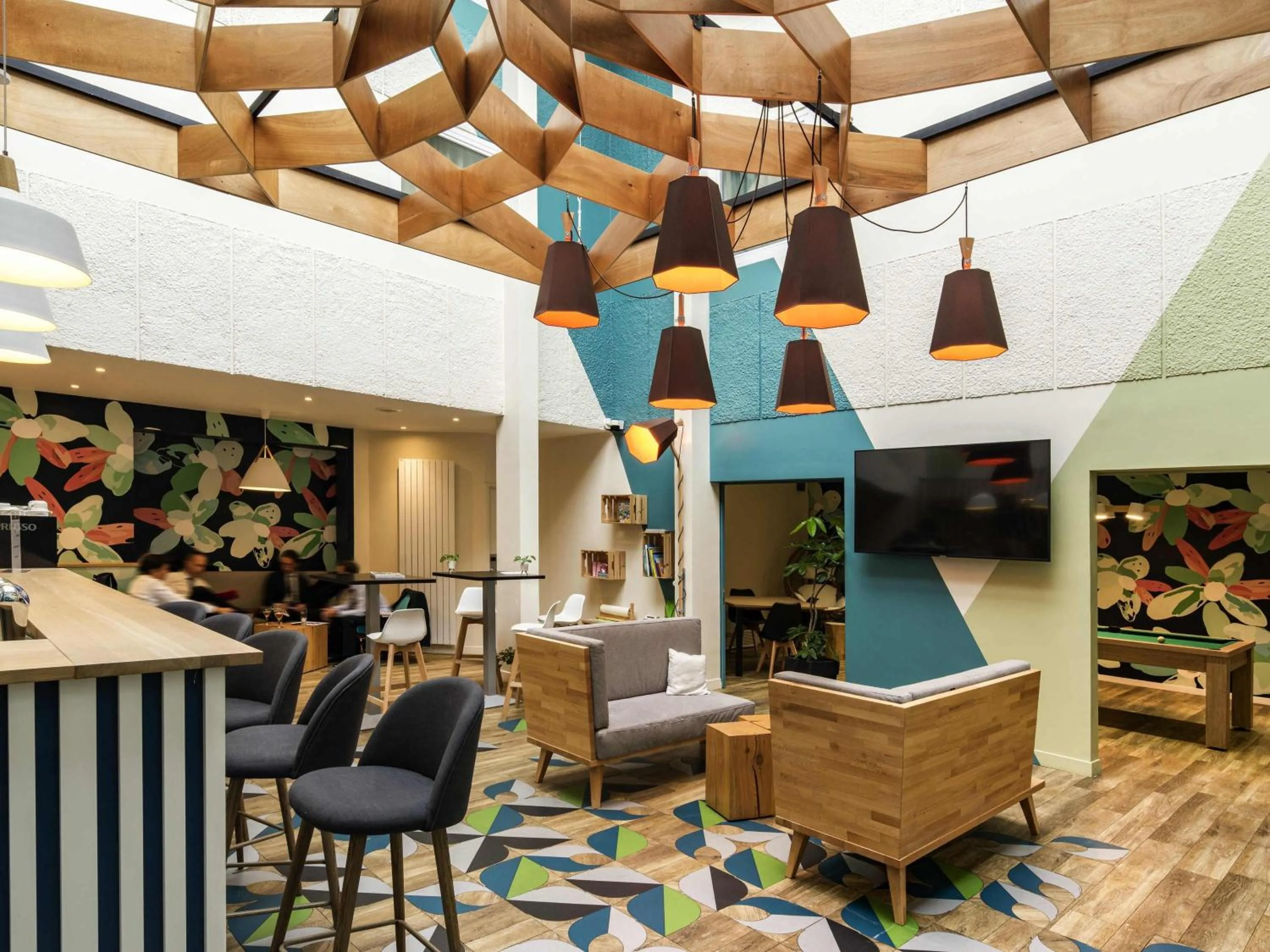 Lounge or bar in ibis Styles Parc des Expositions de Villepinte