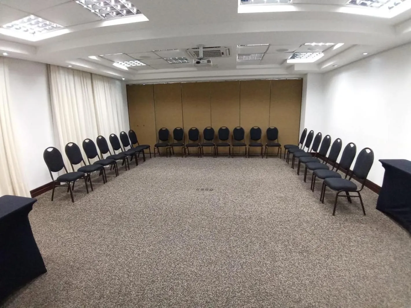 Banquet/Function facilities in Kayrós Business Hotel