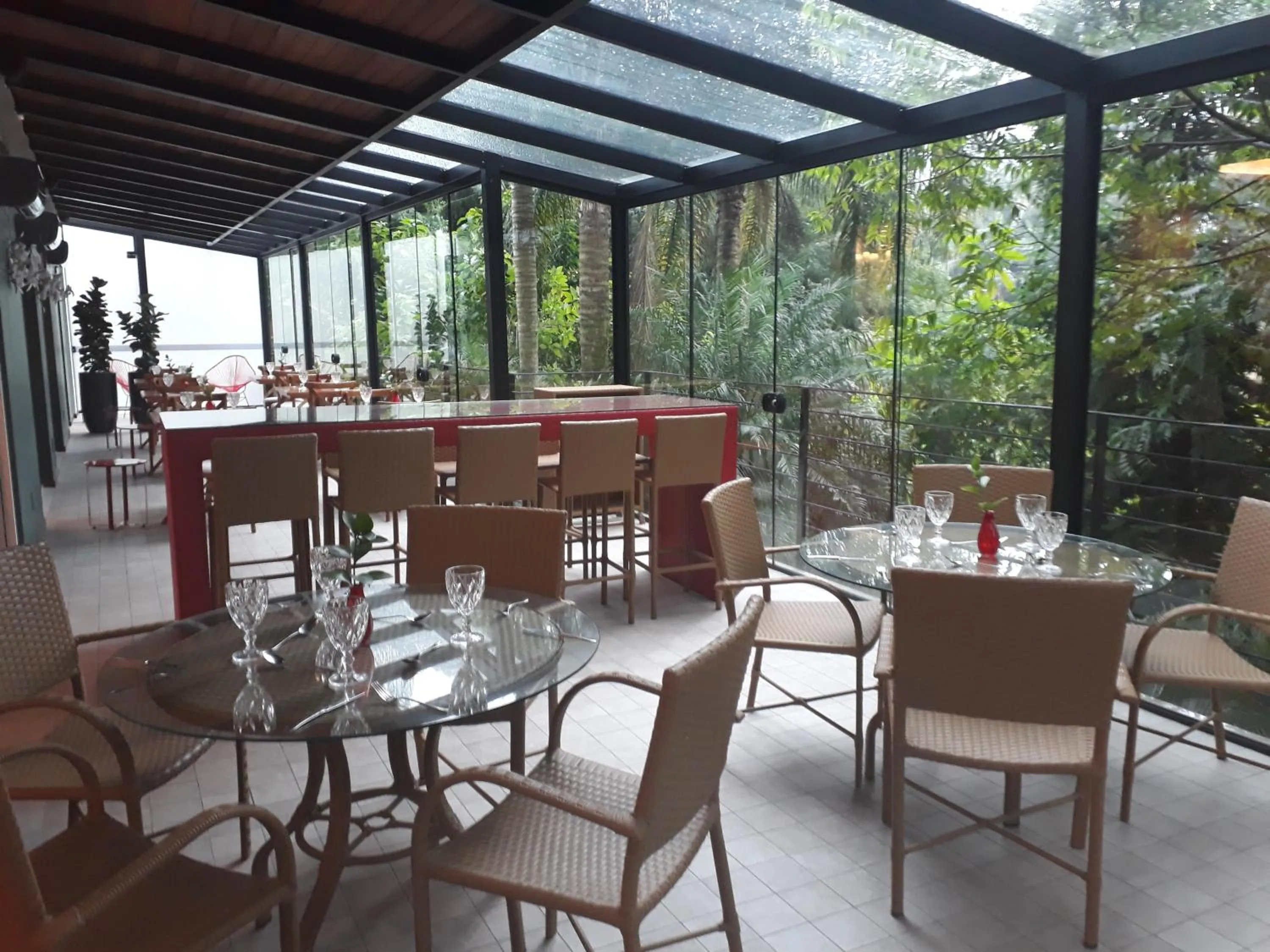 Restaurant/places to eat in Kayrós Business Hotel