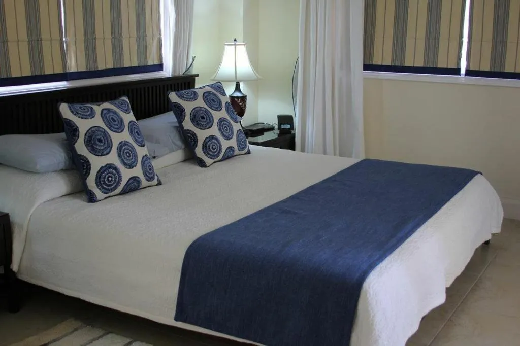 Bedroom, Bed in White Sands Beach Condos