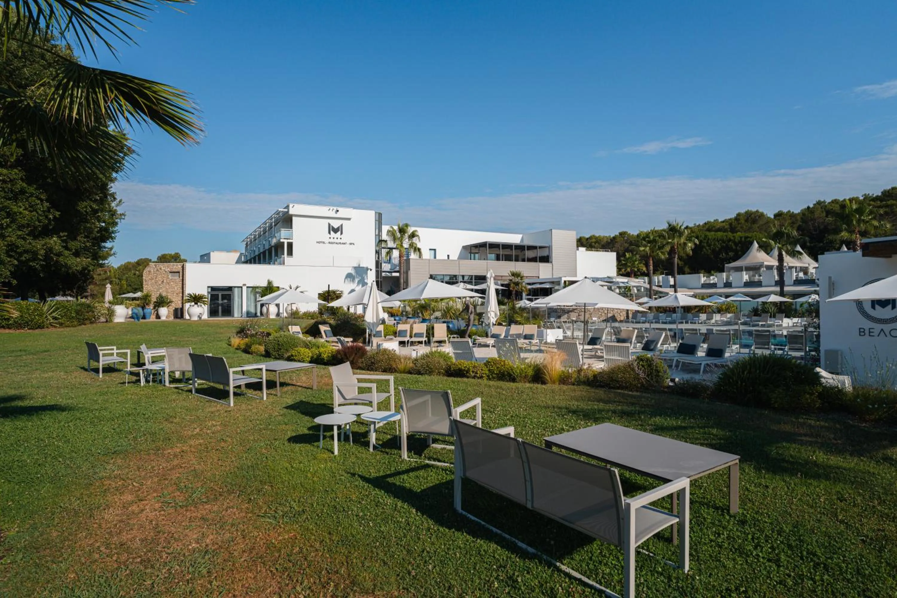 Garden in Mouratoglou Hotel & Resort
