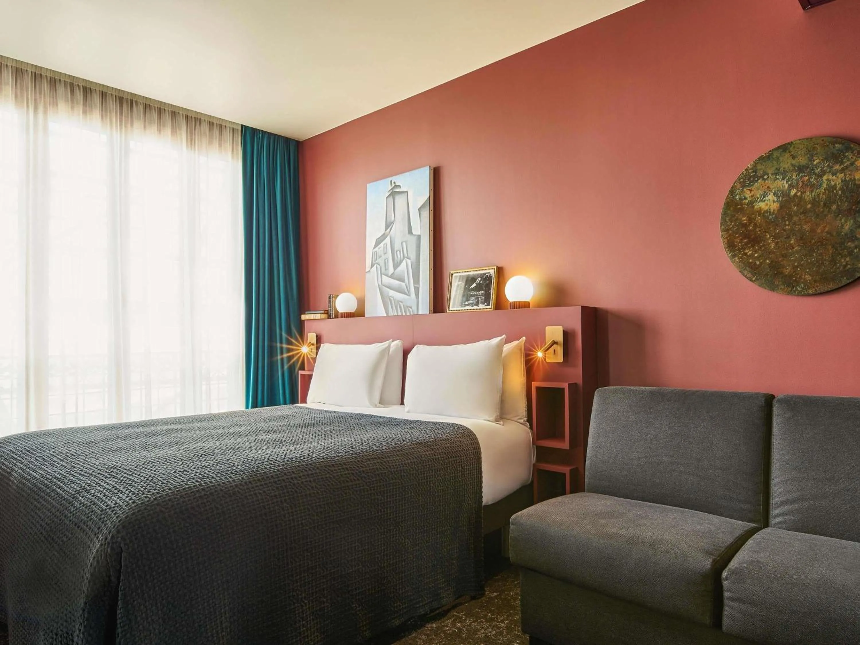 Bedroom, Bed in Mercure Paris Tour Eiffel Pont Mirabeau