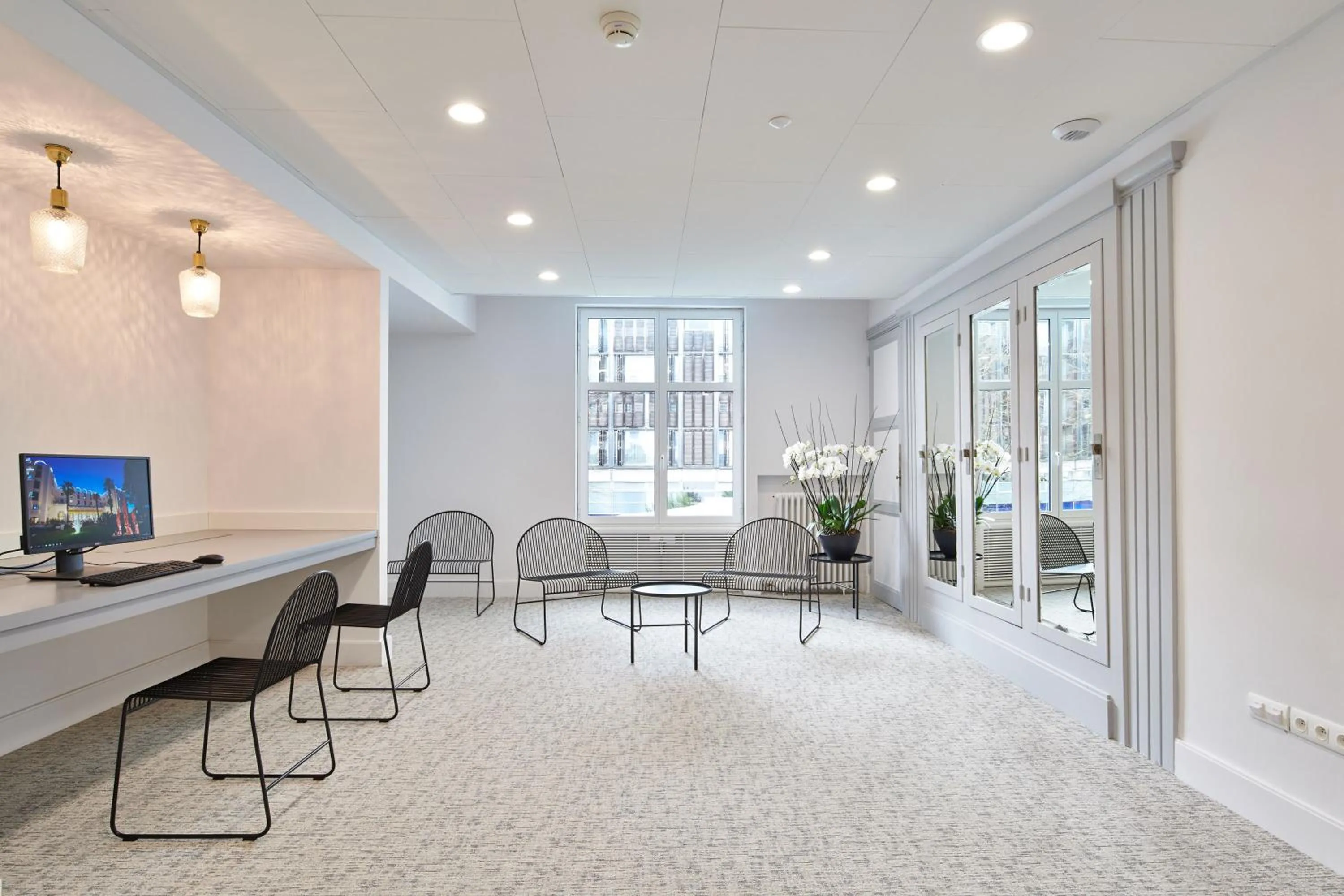 Business facilities in Hotel & Spa Vacances Bleues Le Splendid