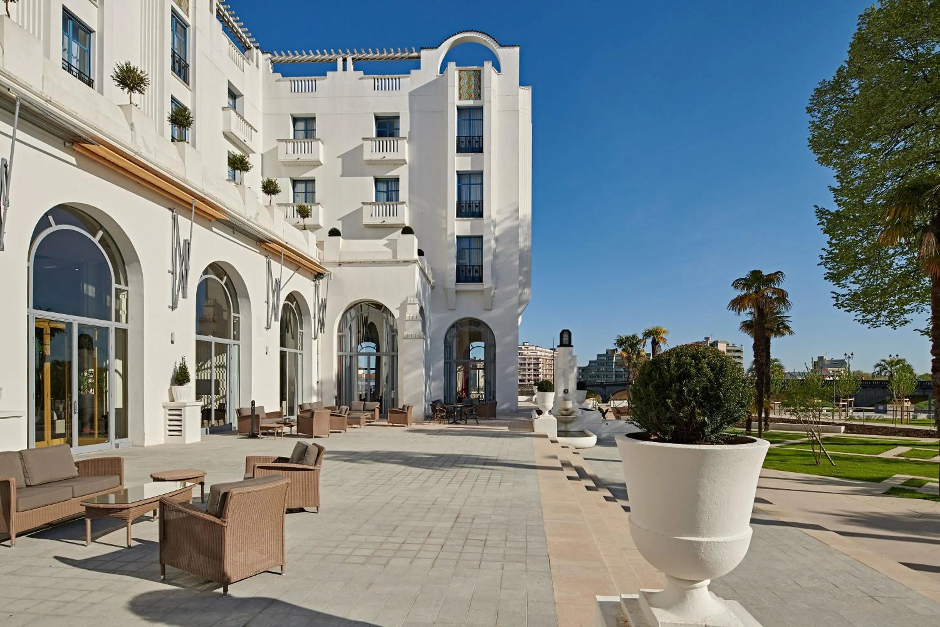 Property building in Hotel & Spa Vacances Bleues Le Splendid
