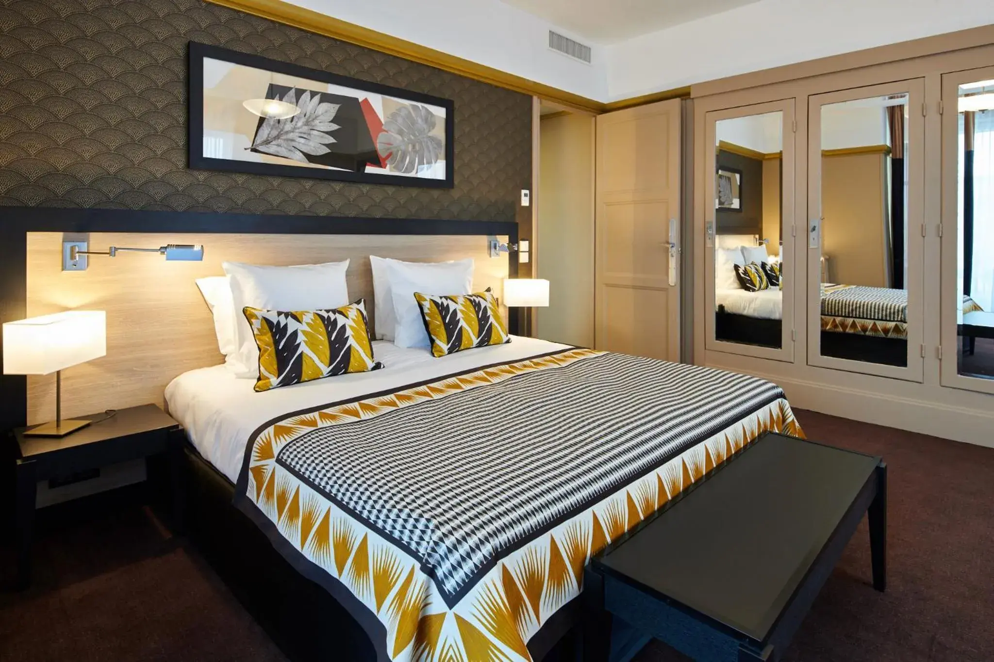 Privilege Room in Hotel & Spa Vacances Bleues Le Splendid Privilege Room in Hotel & Spa Vacances Bleues Le Splendid