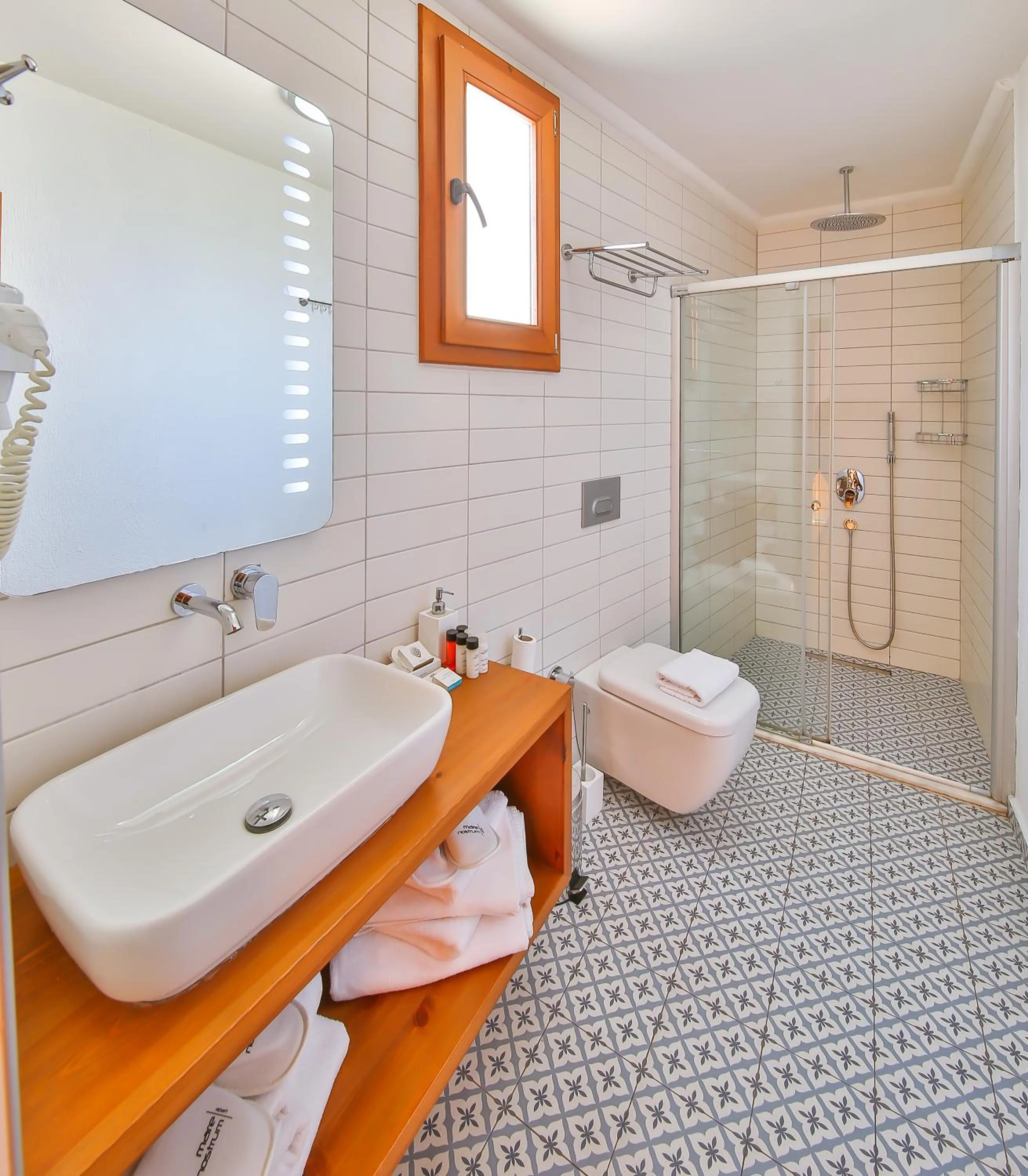 Toilet in Mare Nostrum