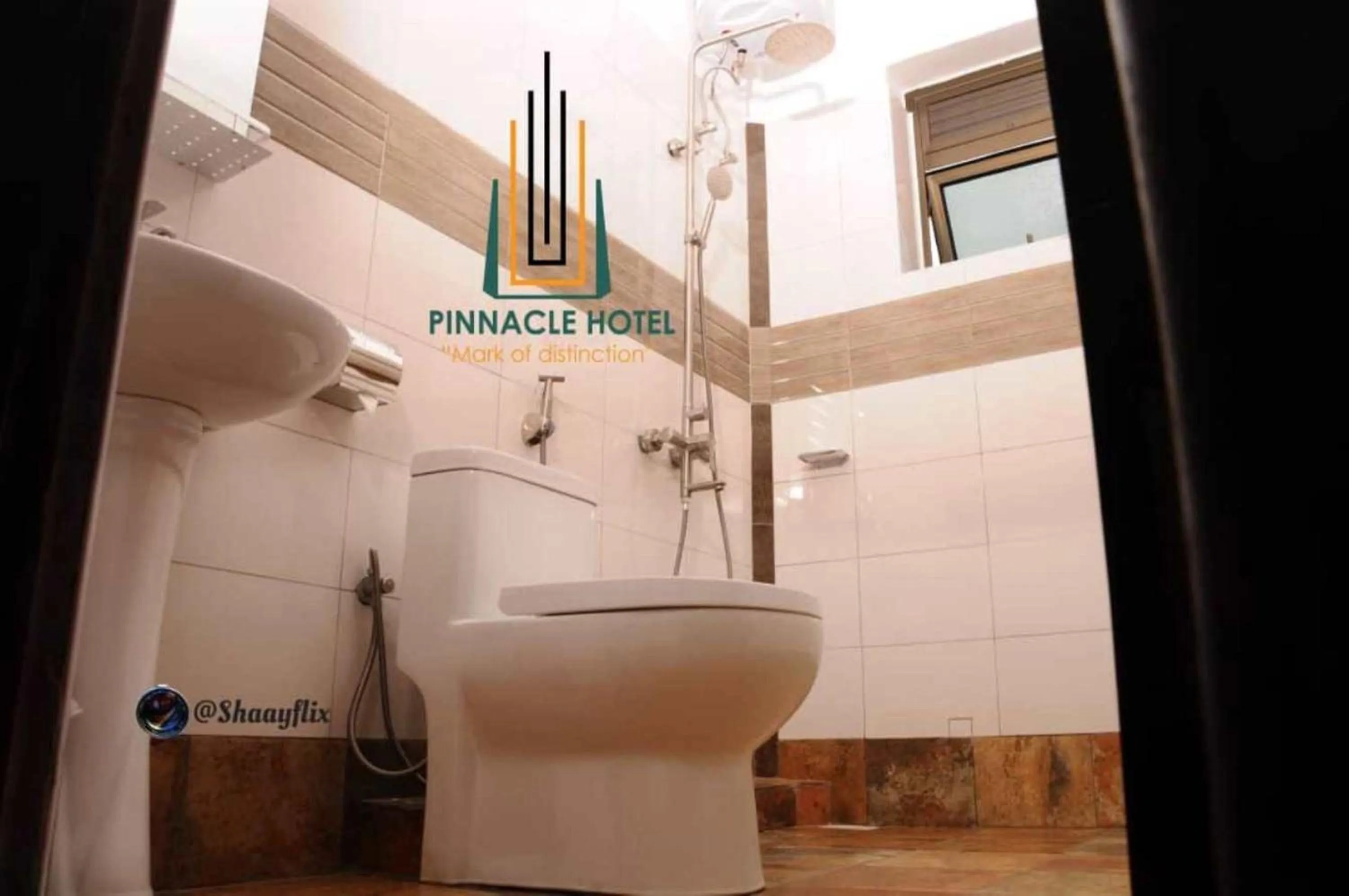 Shower in Pinnacle Hotel Mbarara