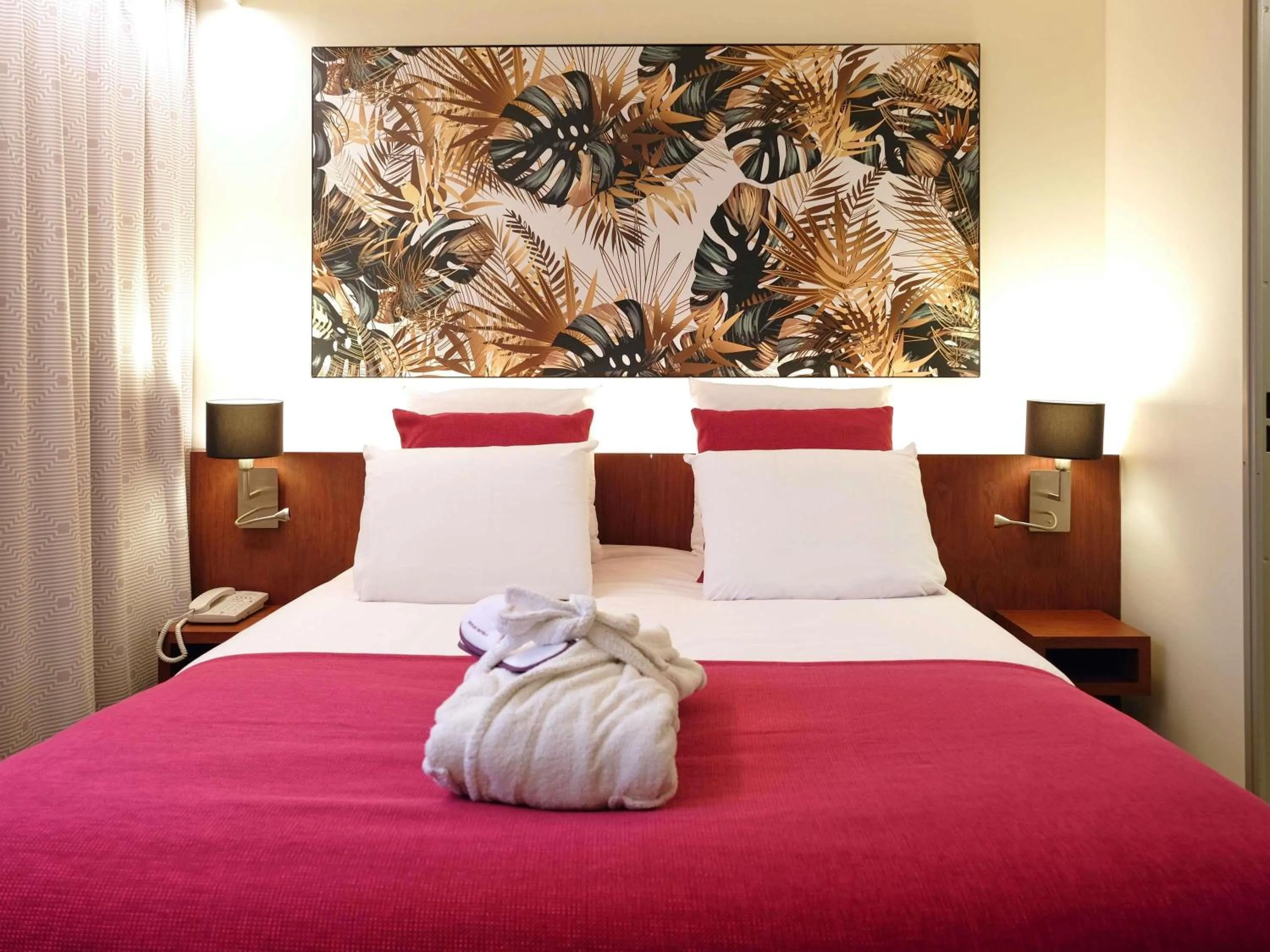 Bedroom, Bed in Mercure Perpignan Centre