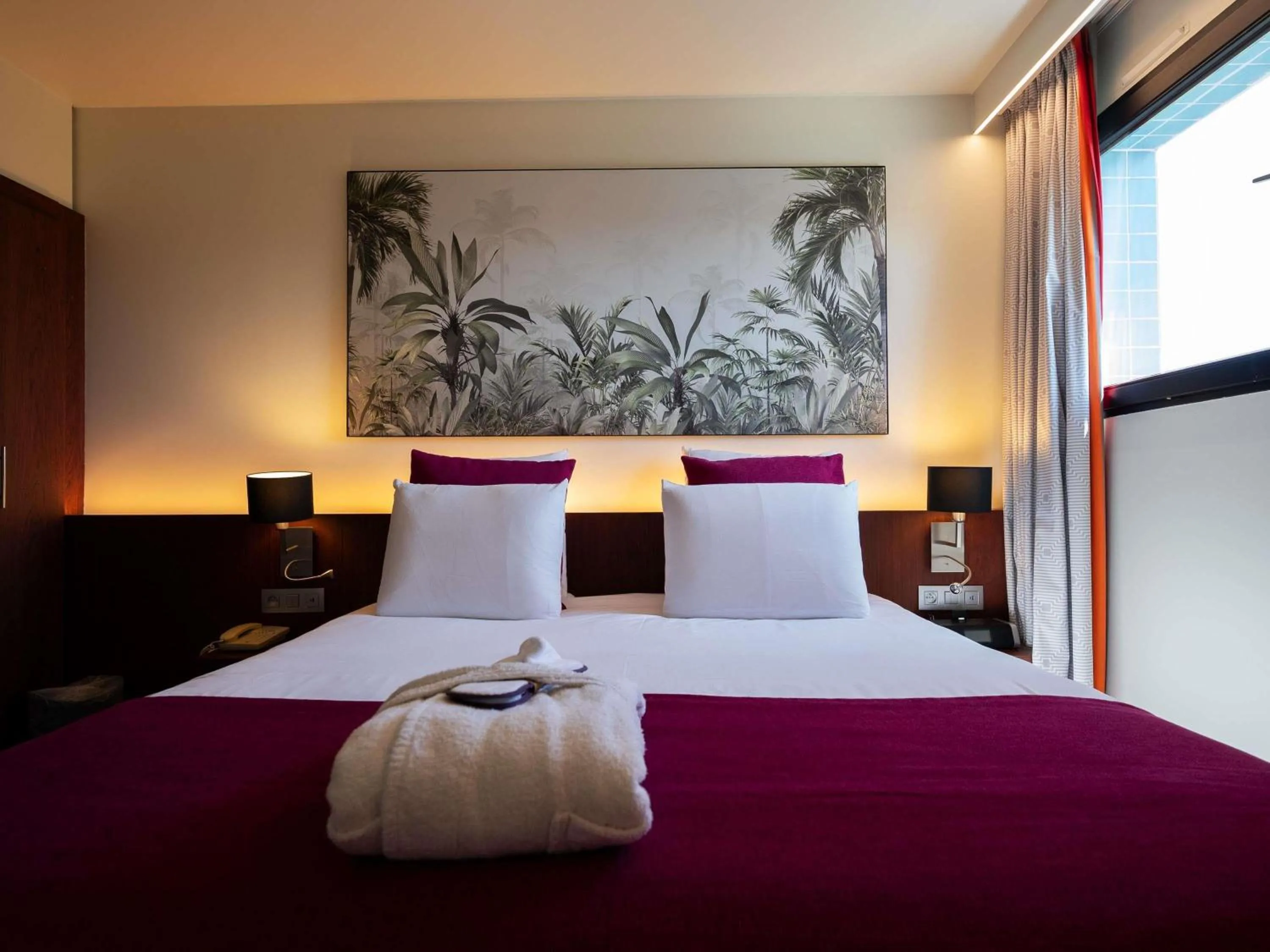 Bedroom, Bed in Mercure Perpignan Centre