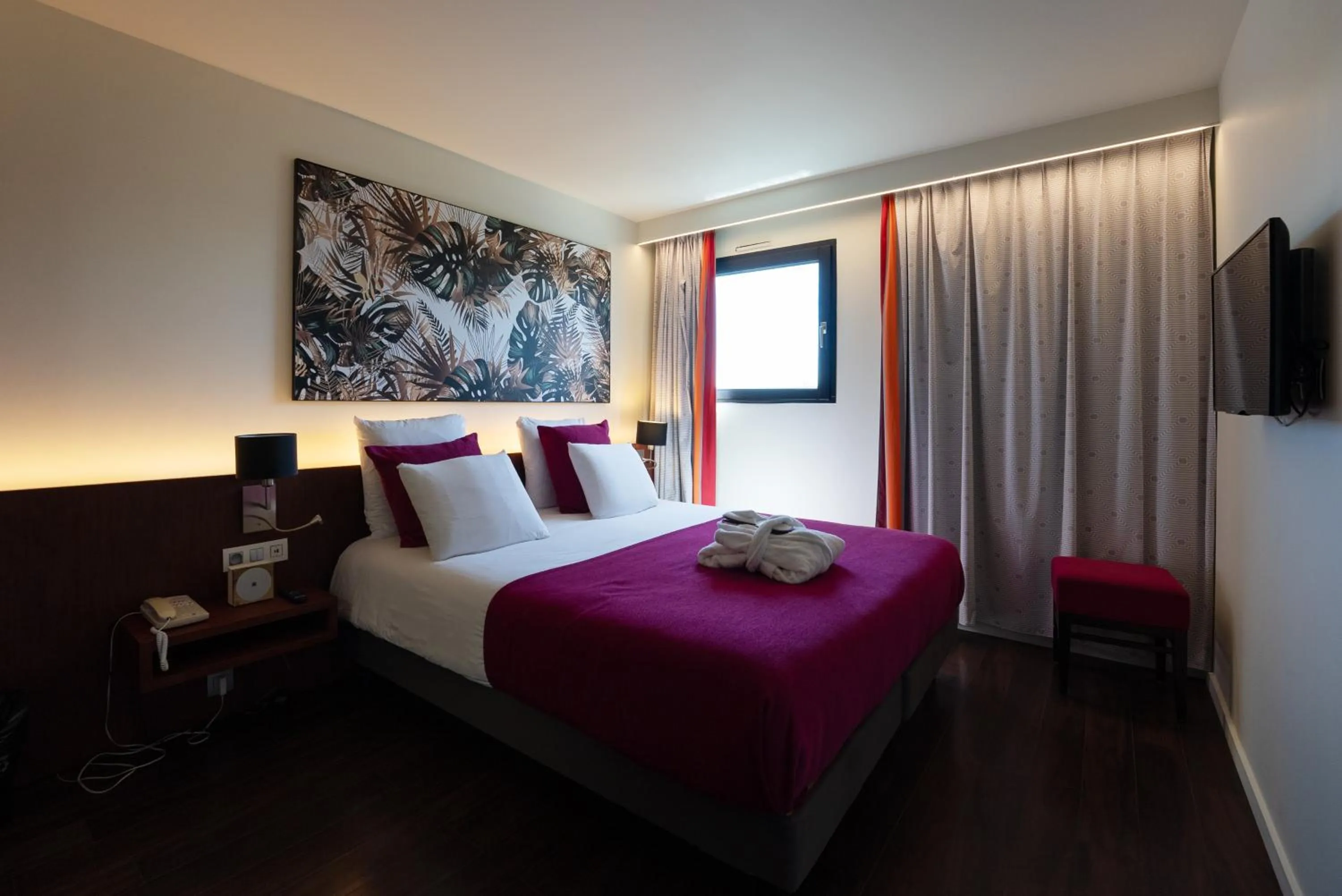 Bedroom, Bed in Mercure Perpignan Centre