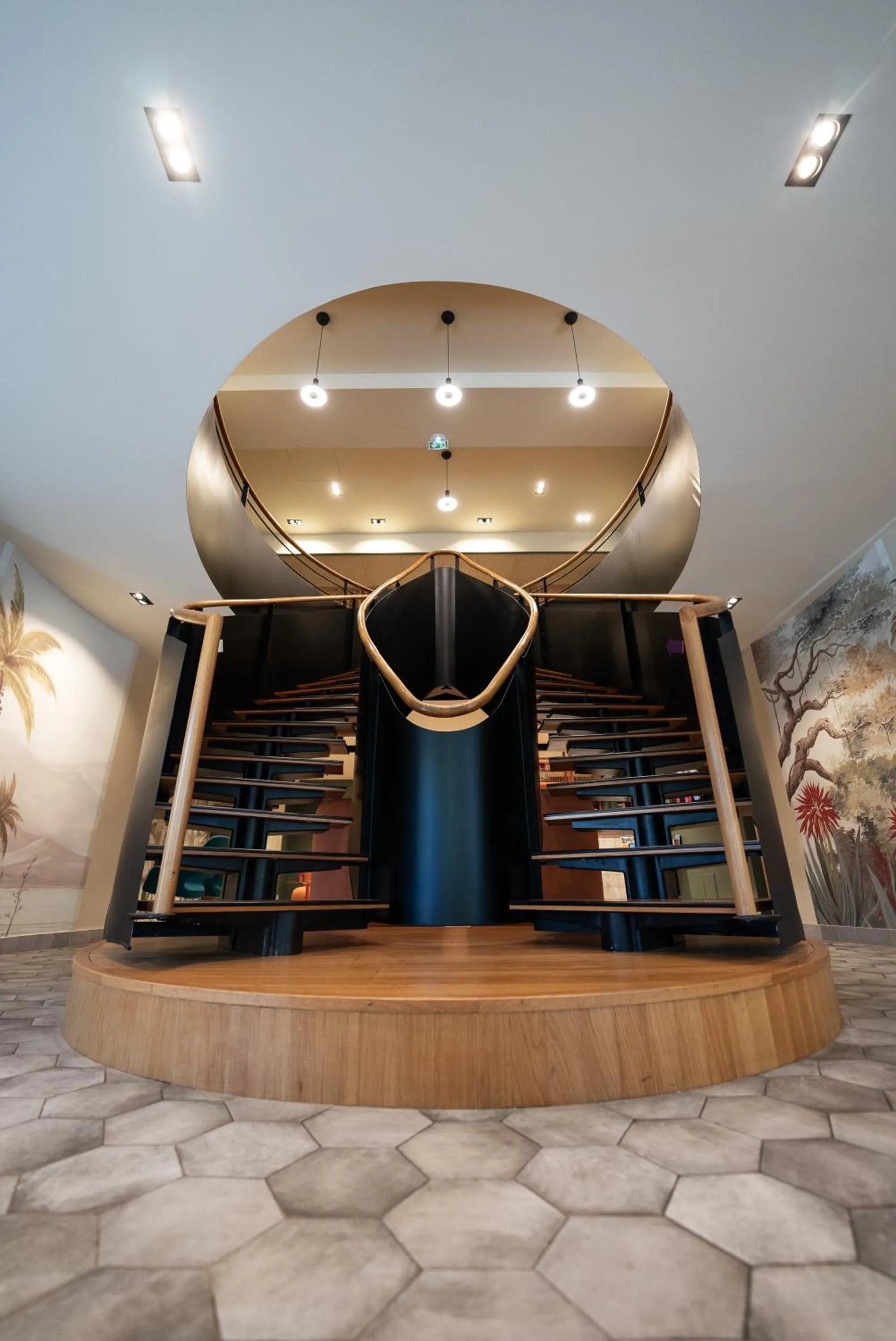 Lobby or reception in Mercure Perpignan Centre