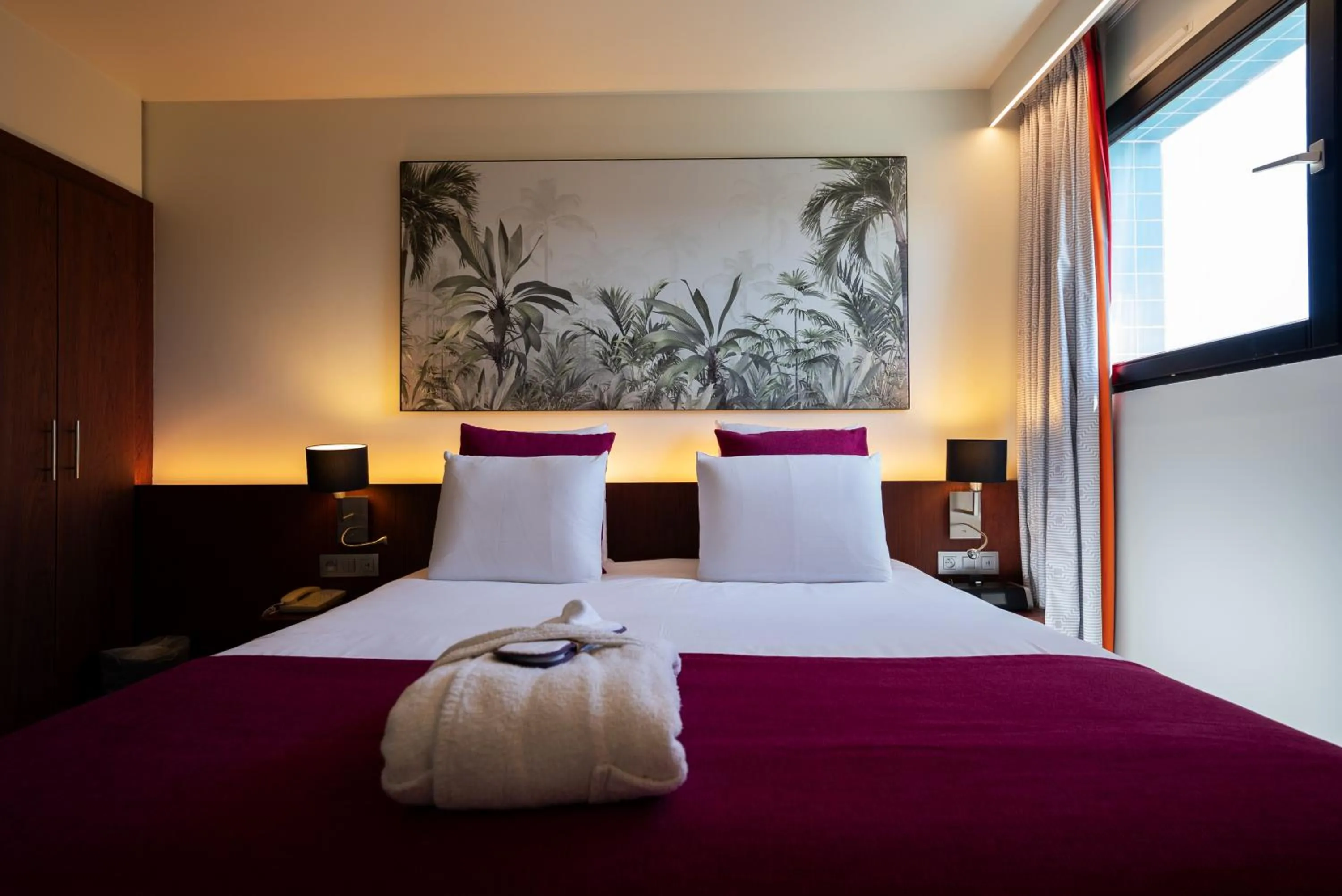 Bedroom, Bed in Mercure Perpignan Centre