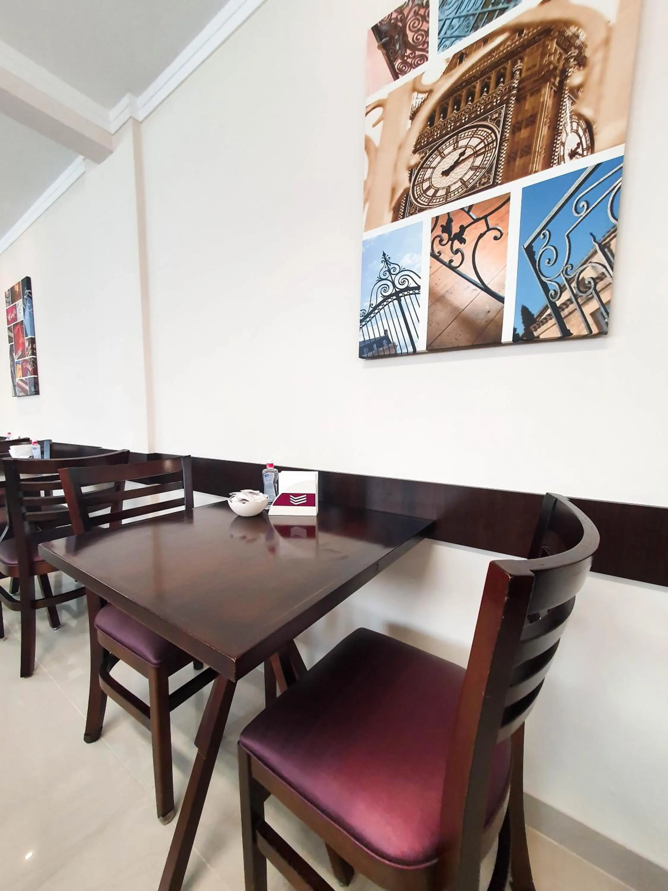 Restaurant/places to eat in Avenida Palace Hotel