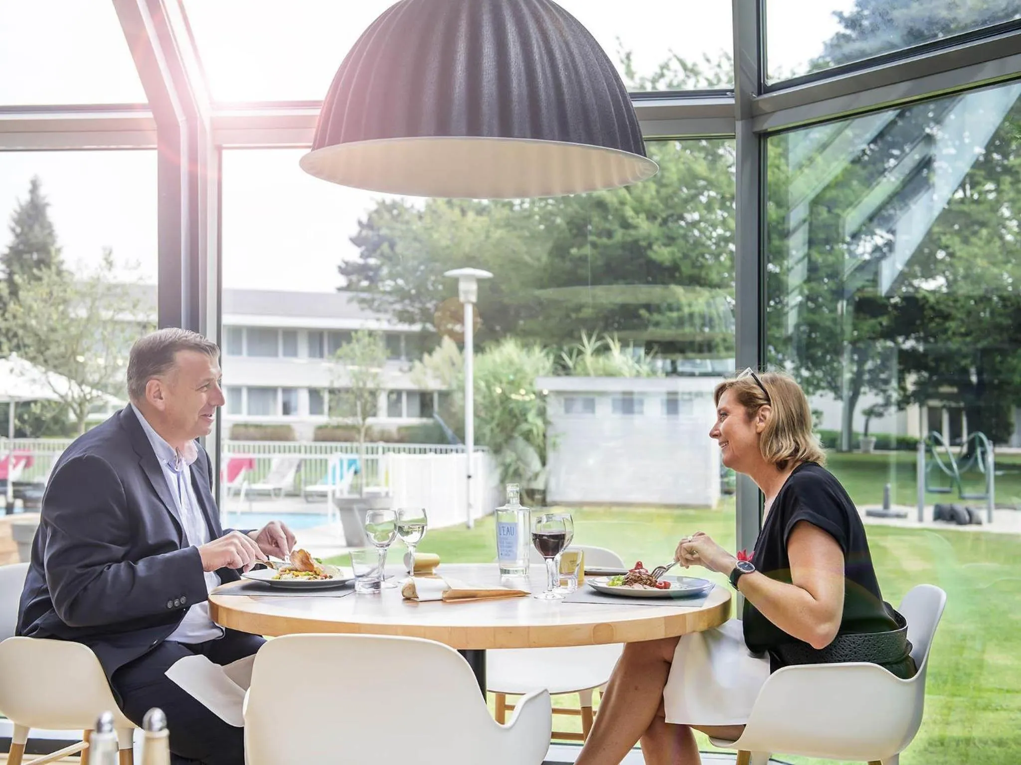 Restaurant/places to eat in Novotel Lille Aéroport