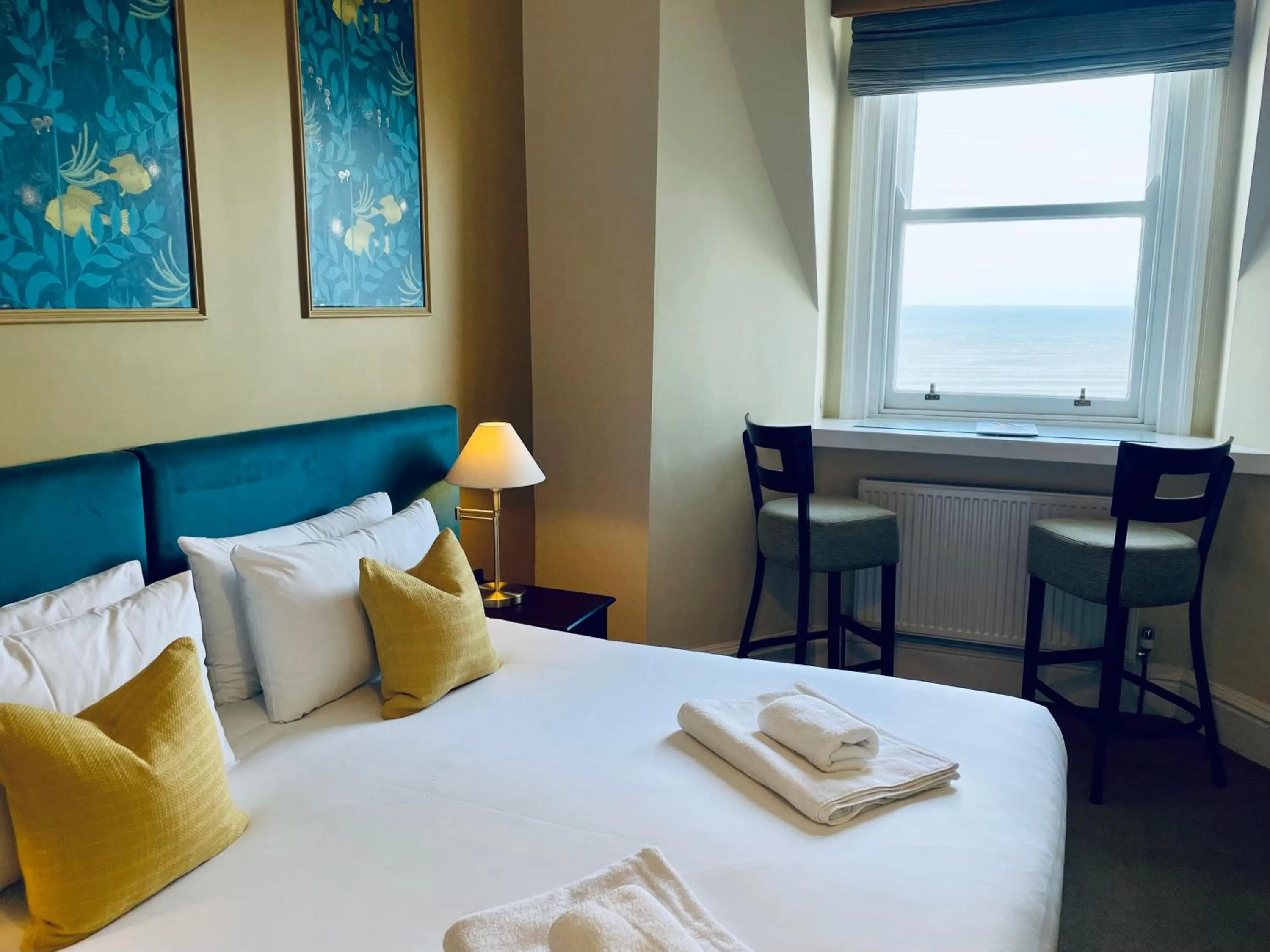 Sea view, Bed in Weston Hotel