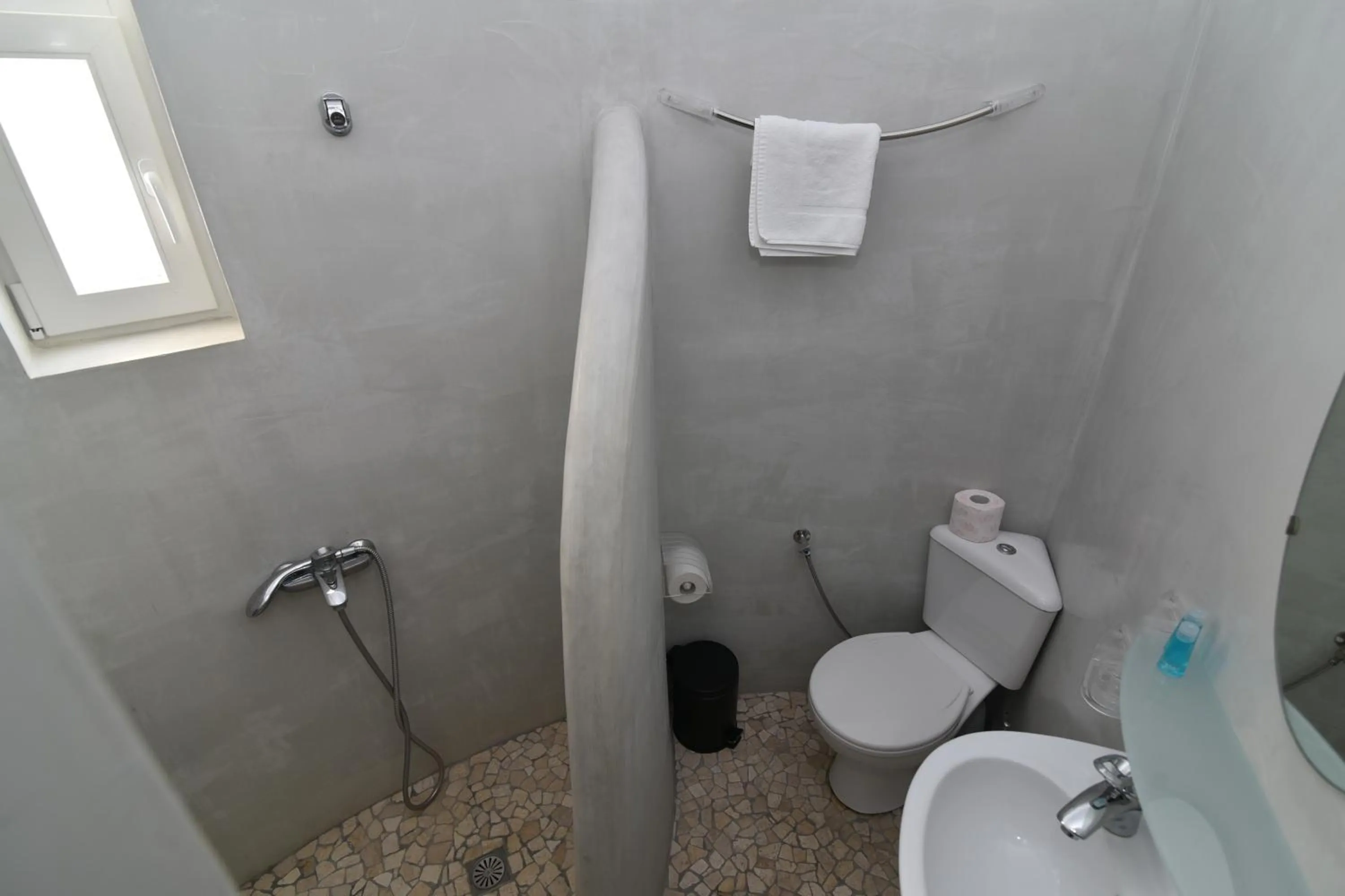 Shower in Paradiso Boutique