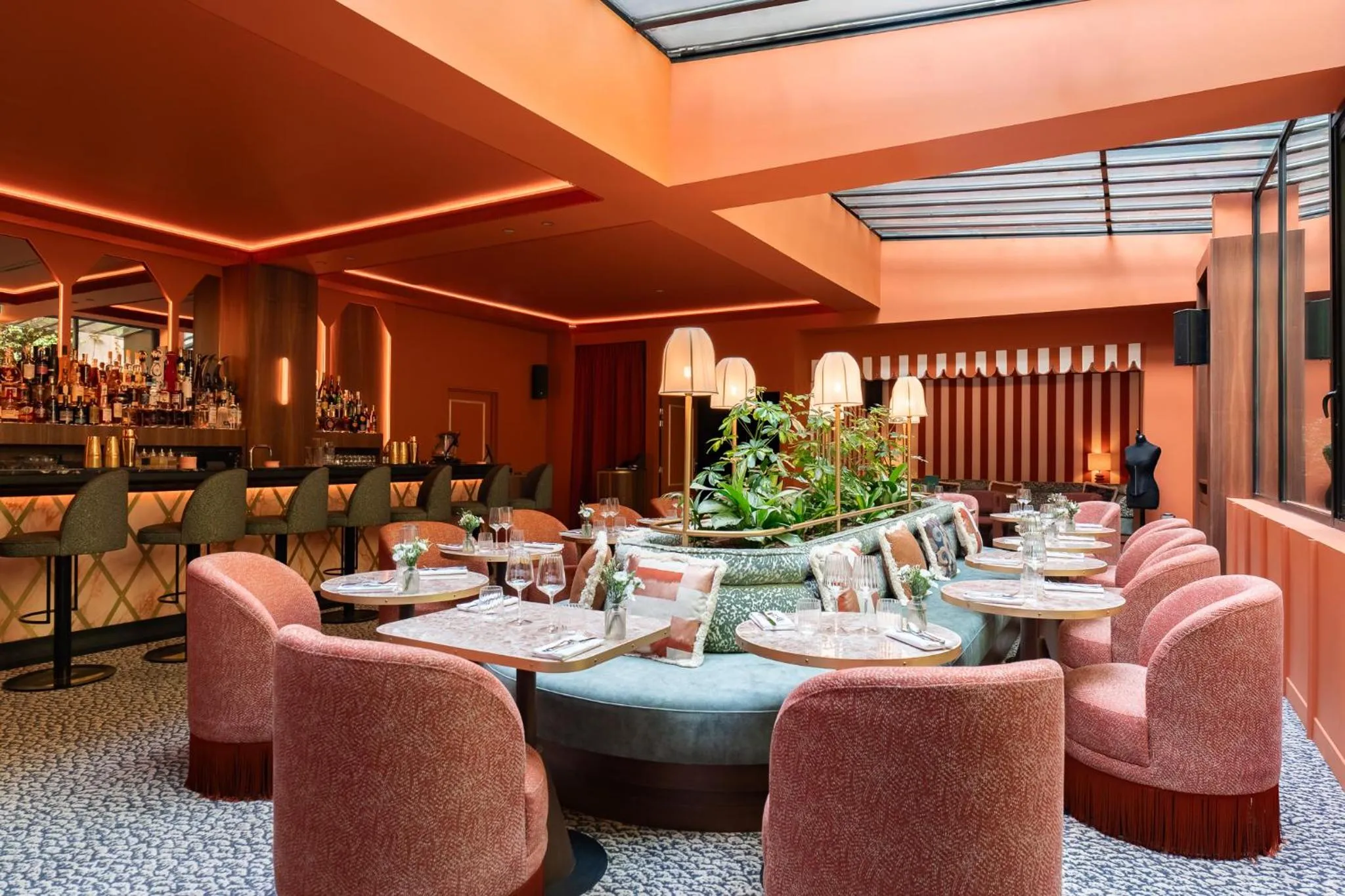 Restaurant/places to eat in La Maison Champs Elysées