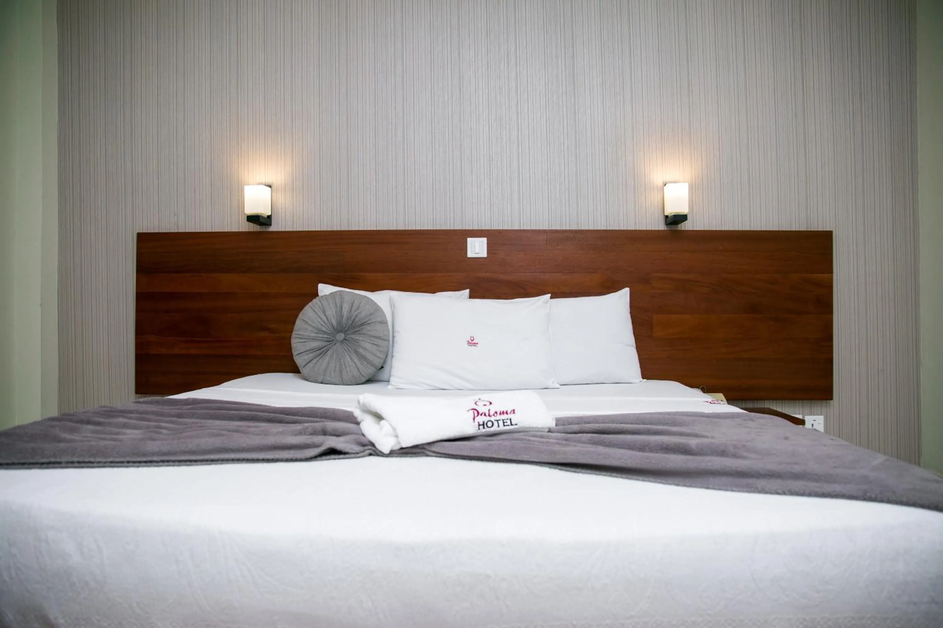 Bedroom, Bed in Paloma Hotel Ring Road